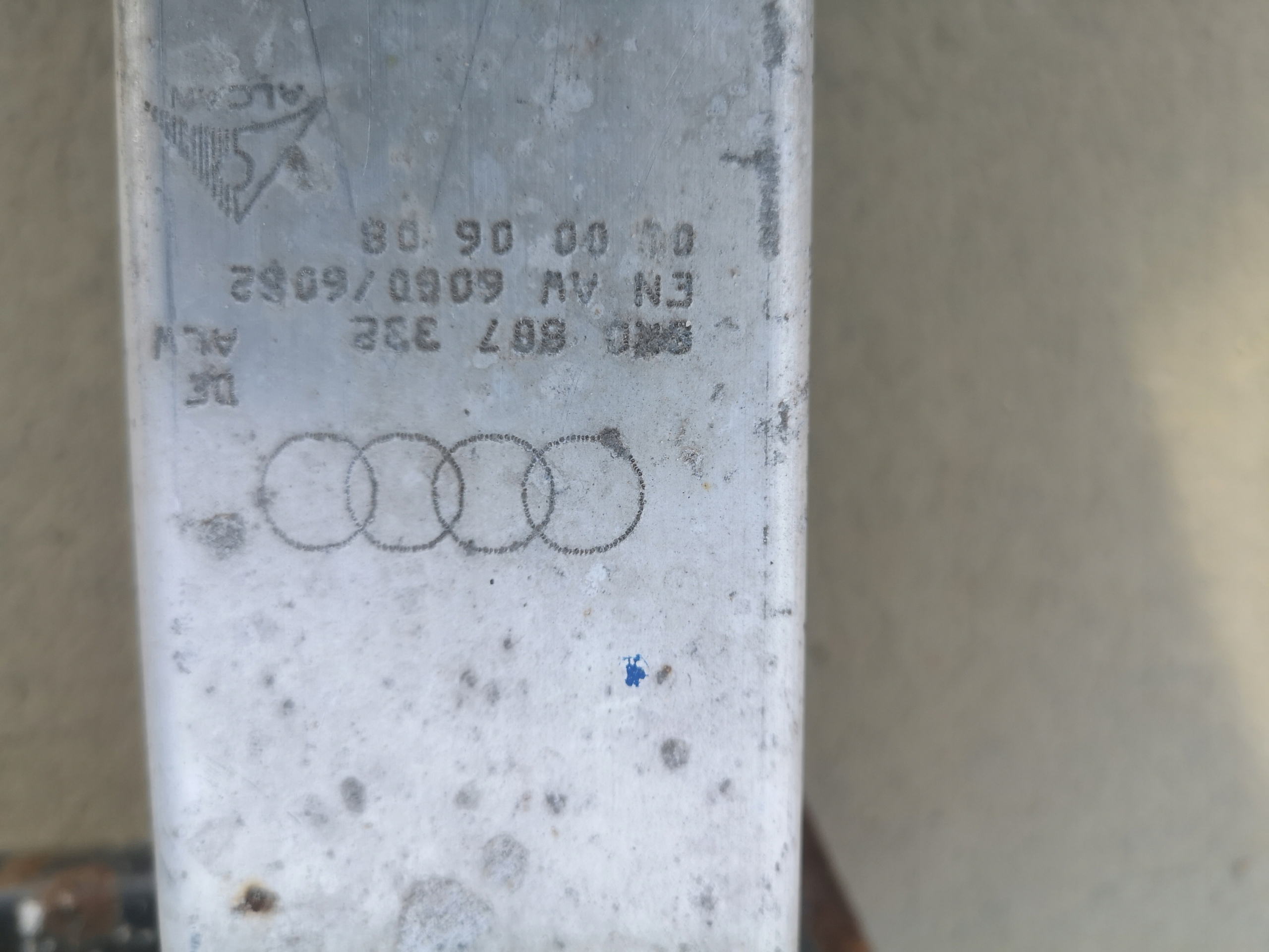 BELKA POD ZDERZAK TYŁ AUDI A4 B8 A5 8T0807313 Numer katalogowy części 8T0807313