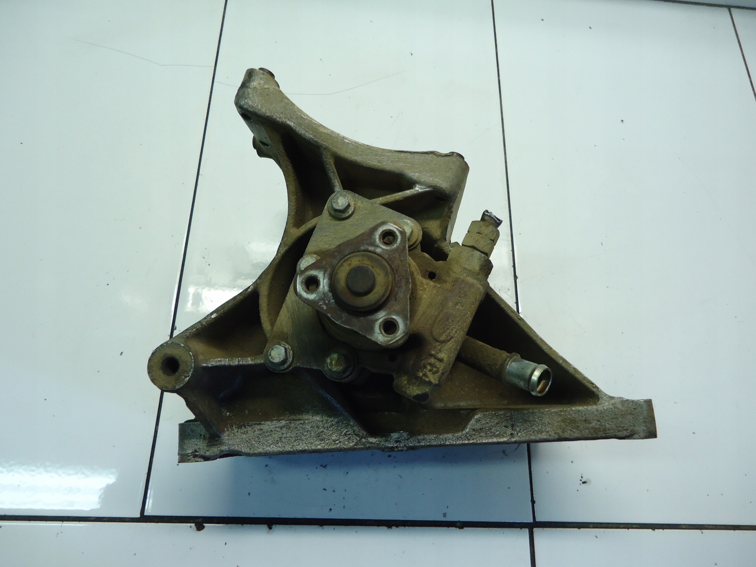 LAND ROVER DISCOVERY II 2.5 TD5 water pump 102780