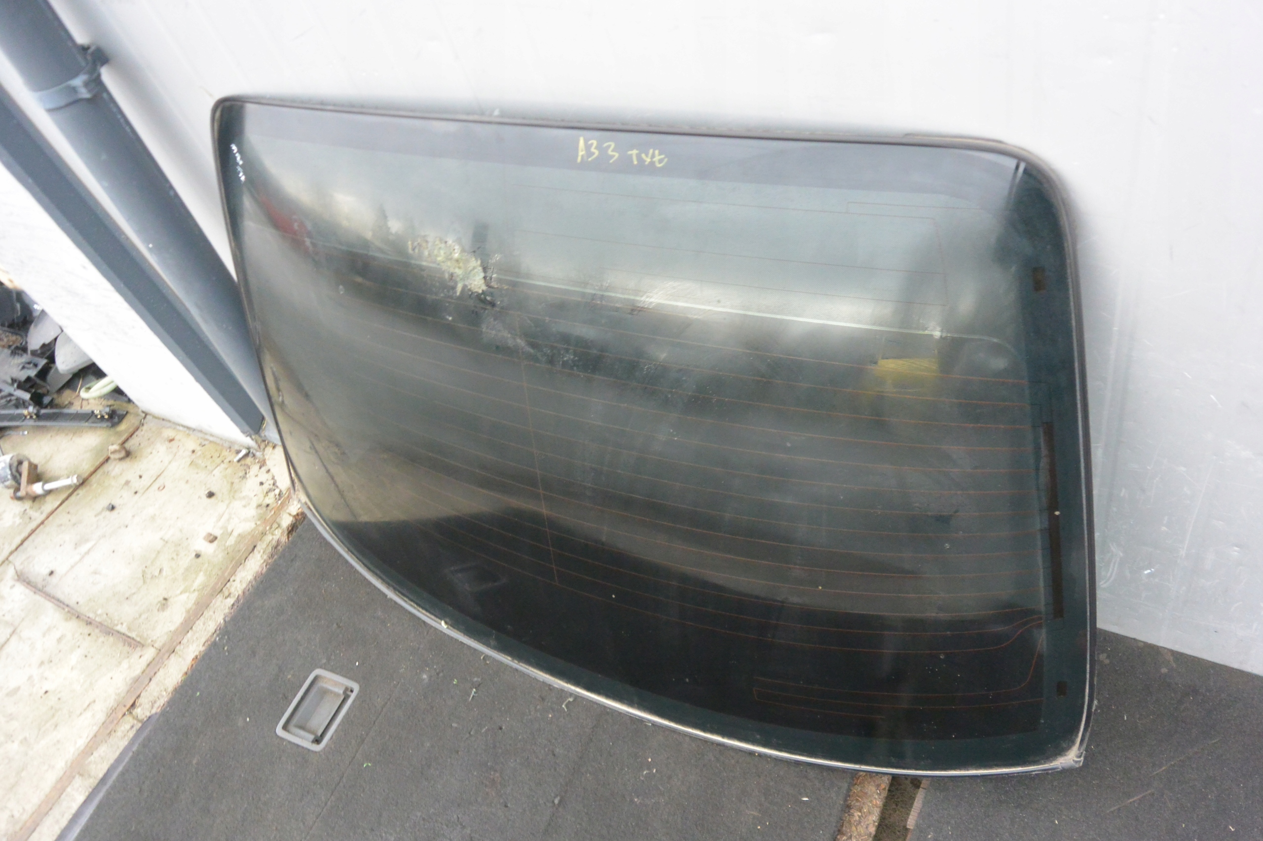 window rear part rear original NISSAN MAXIMA QX A33