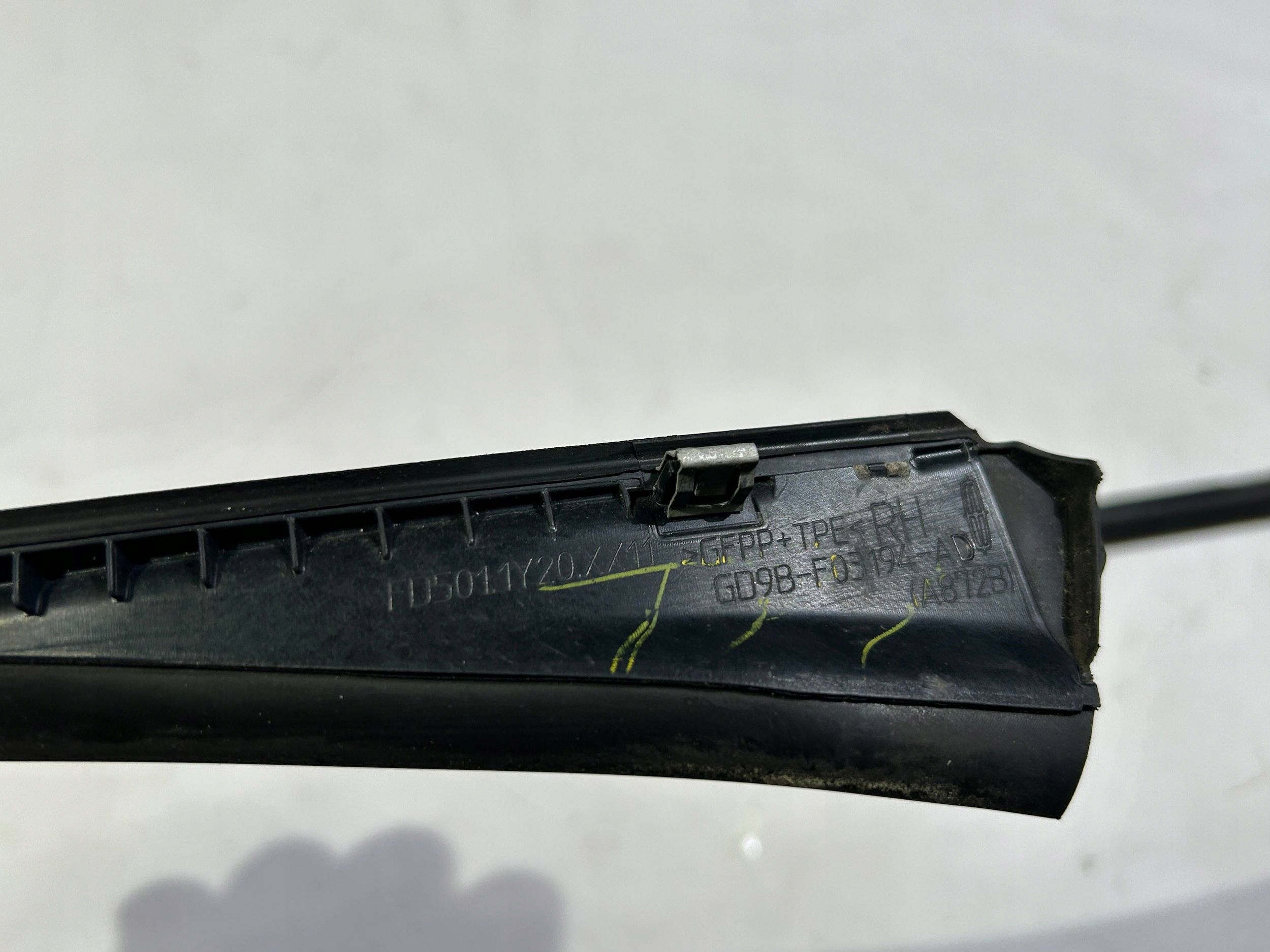 moulding windows cover slupka A left right Lincoln Continental 2017r