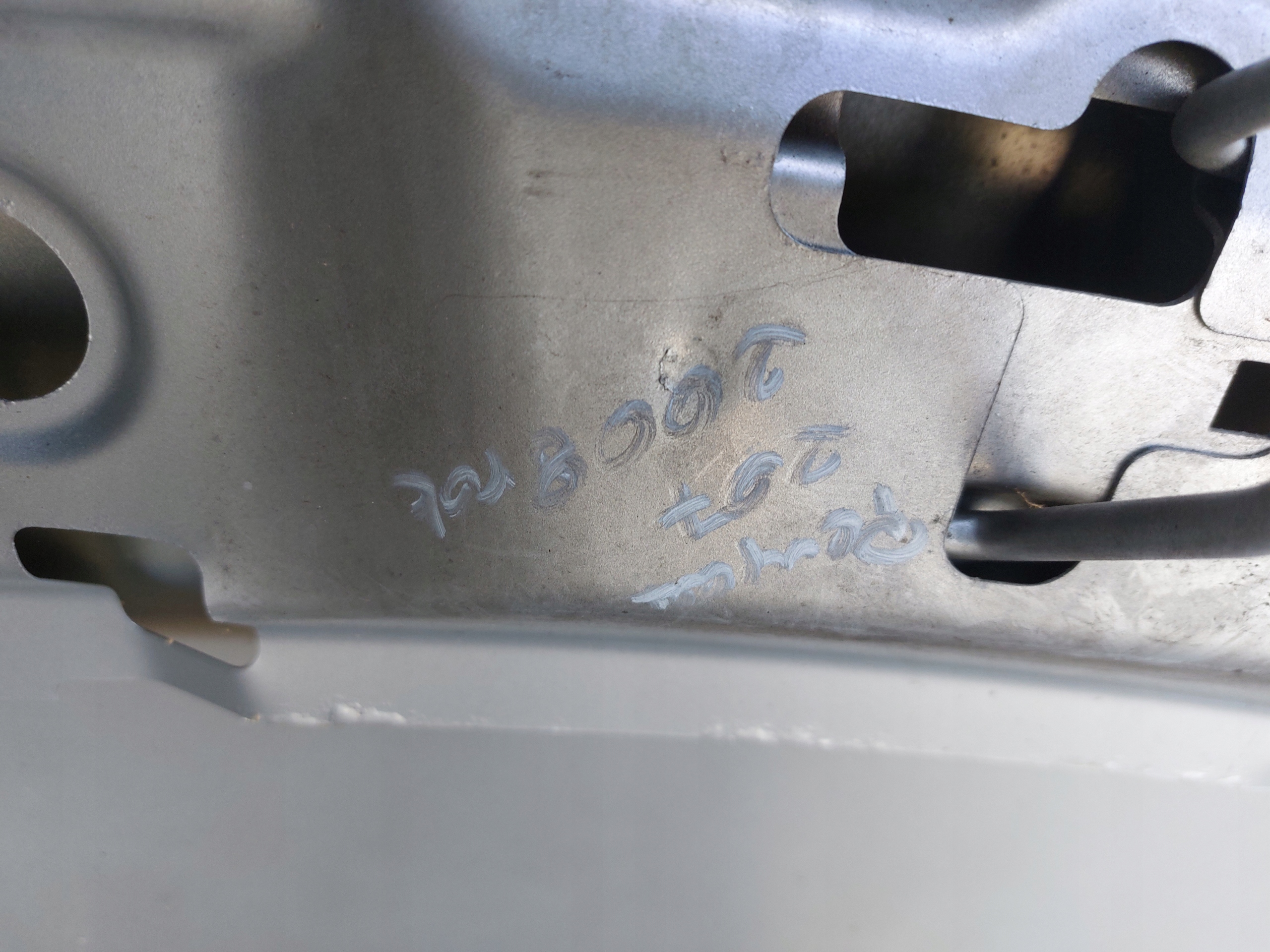 Capot PEUGEOT 207 SREBRNA EZR 08r