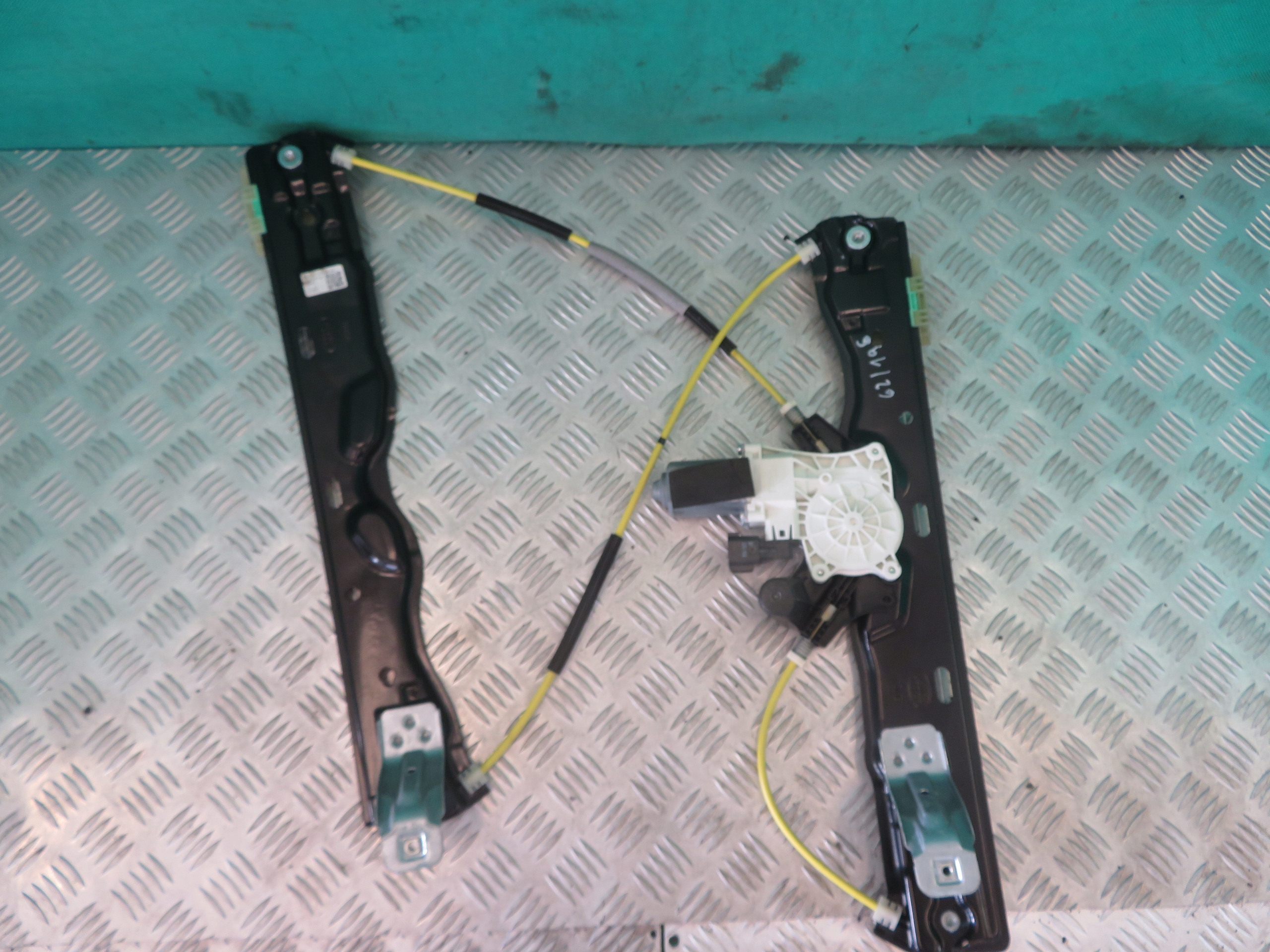 window regulator left front LAND ROVER VELAR L560 22R J8A2-23201-AF