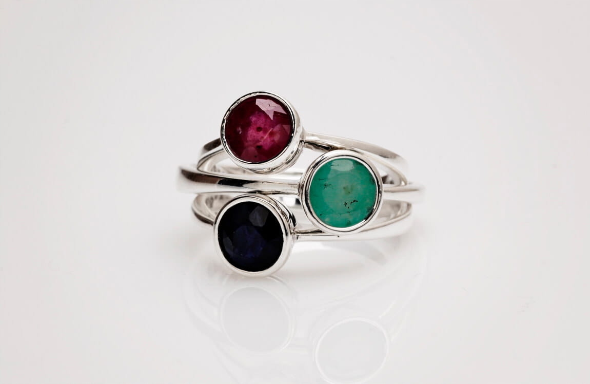 Srebrny Pierścionek z Rubinem 925 Certyfikat Waga 2.3 g