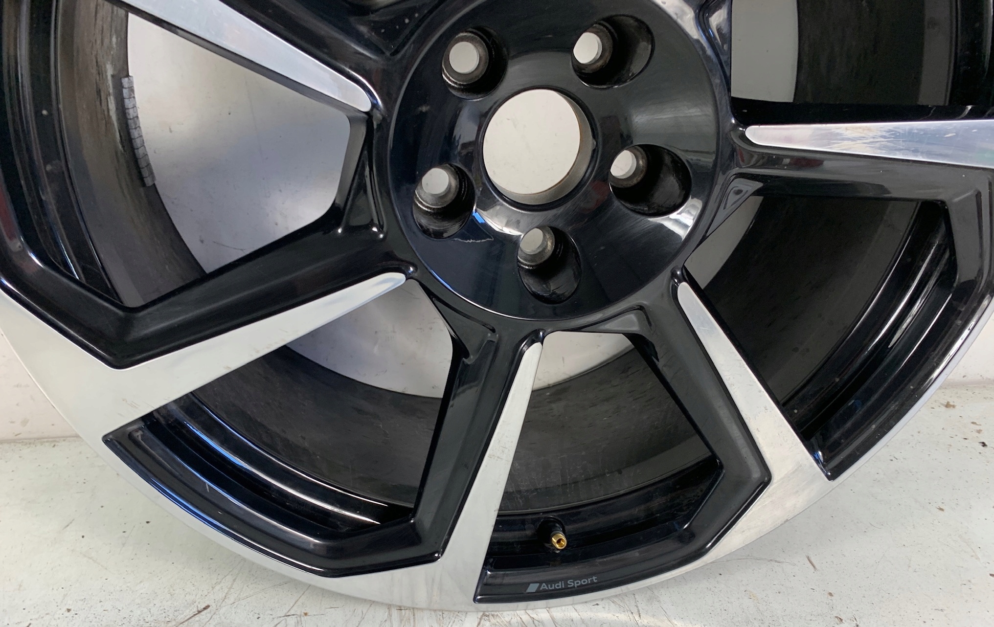 disk disk AUDI TT 8S 20 CALI 9J ET52 8S0601025CC originál