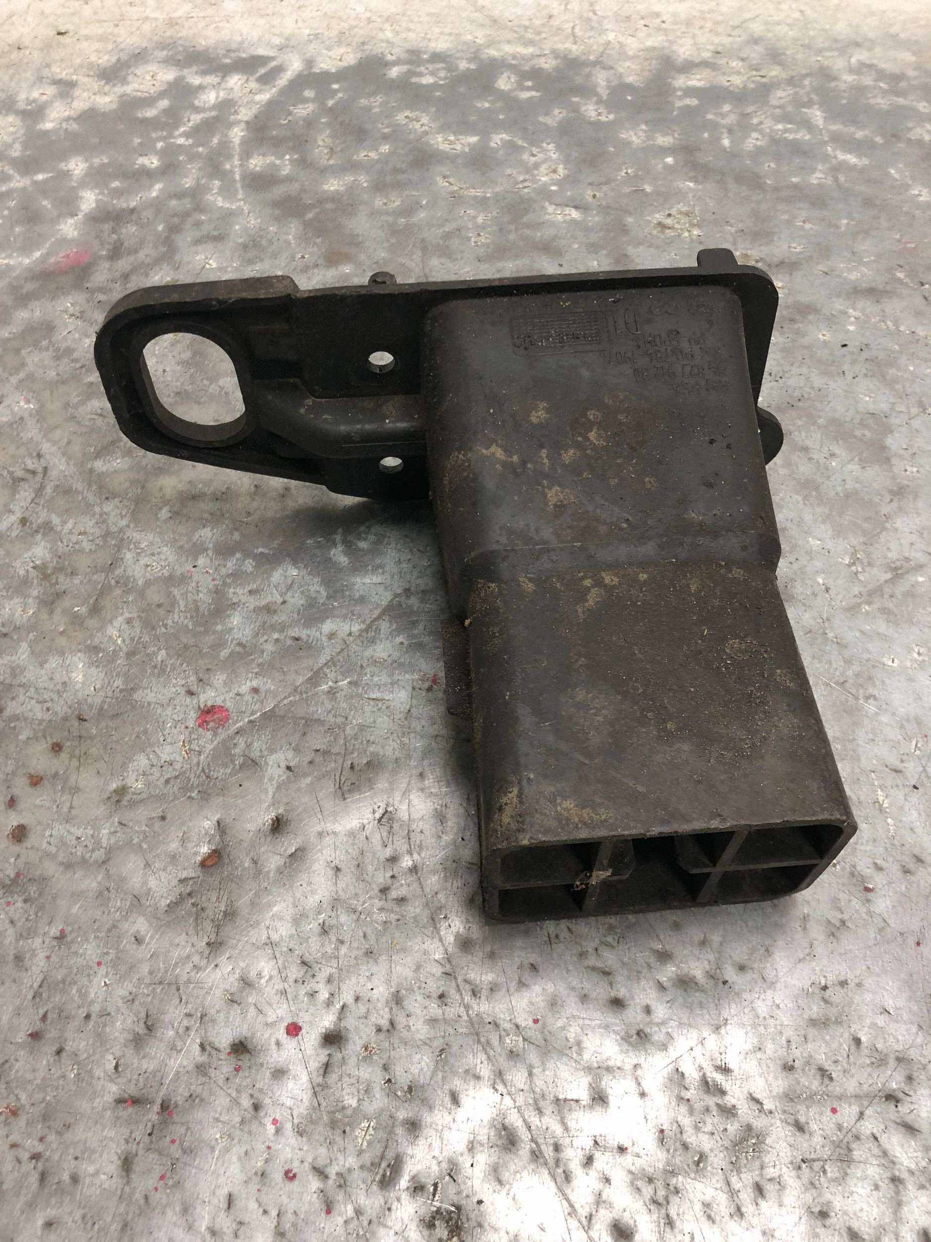 beam tip right front PEUGEOT 3008 9682791280