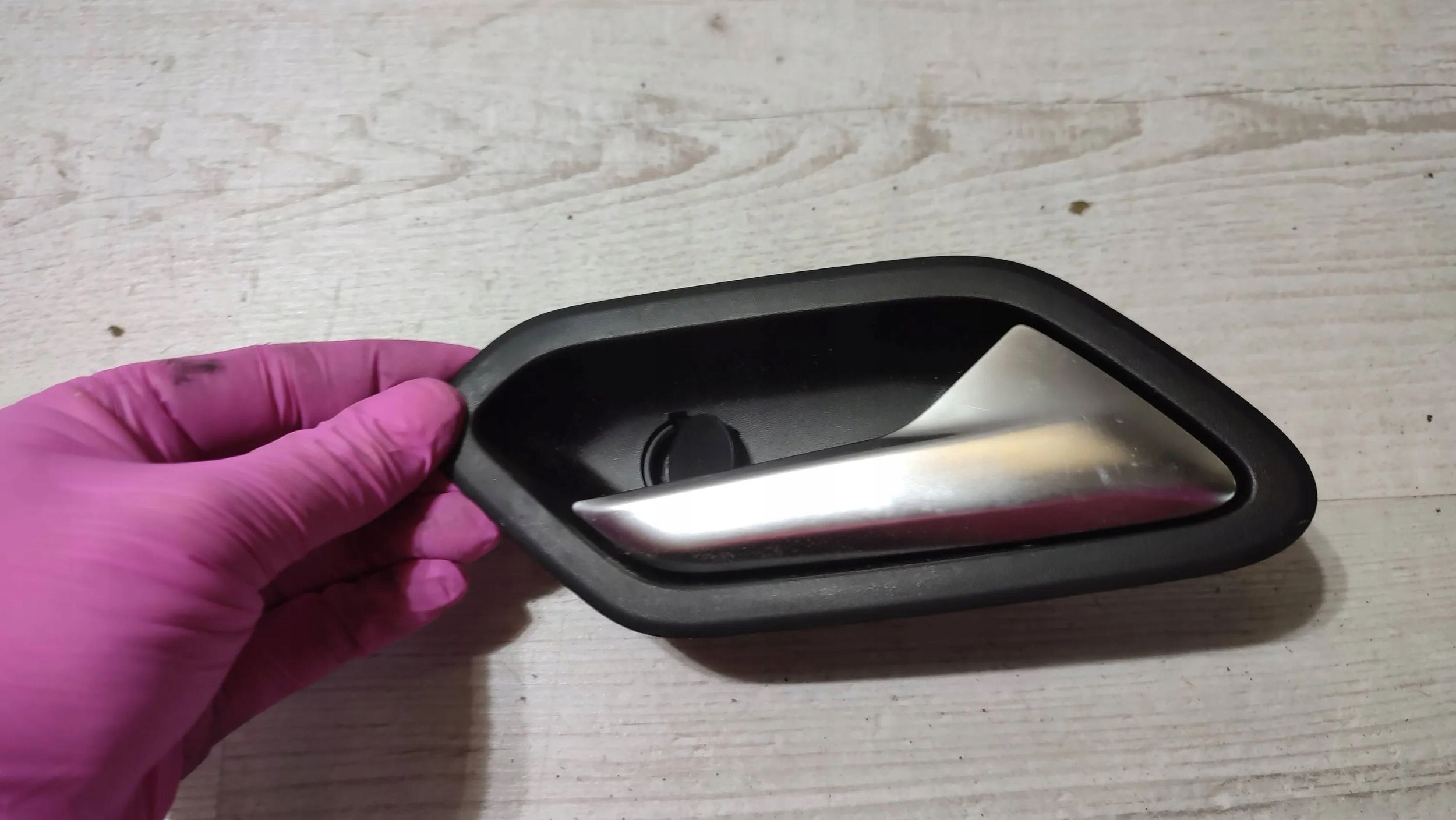 Dacia Duster II 17r 1.2 rear part side right handle inner