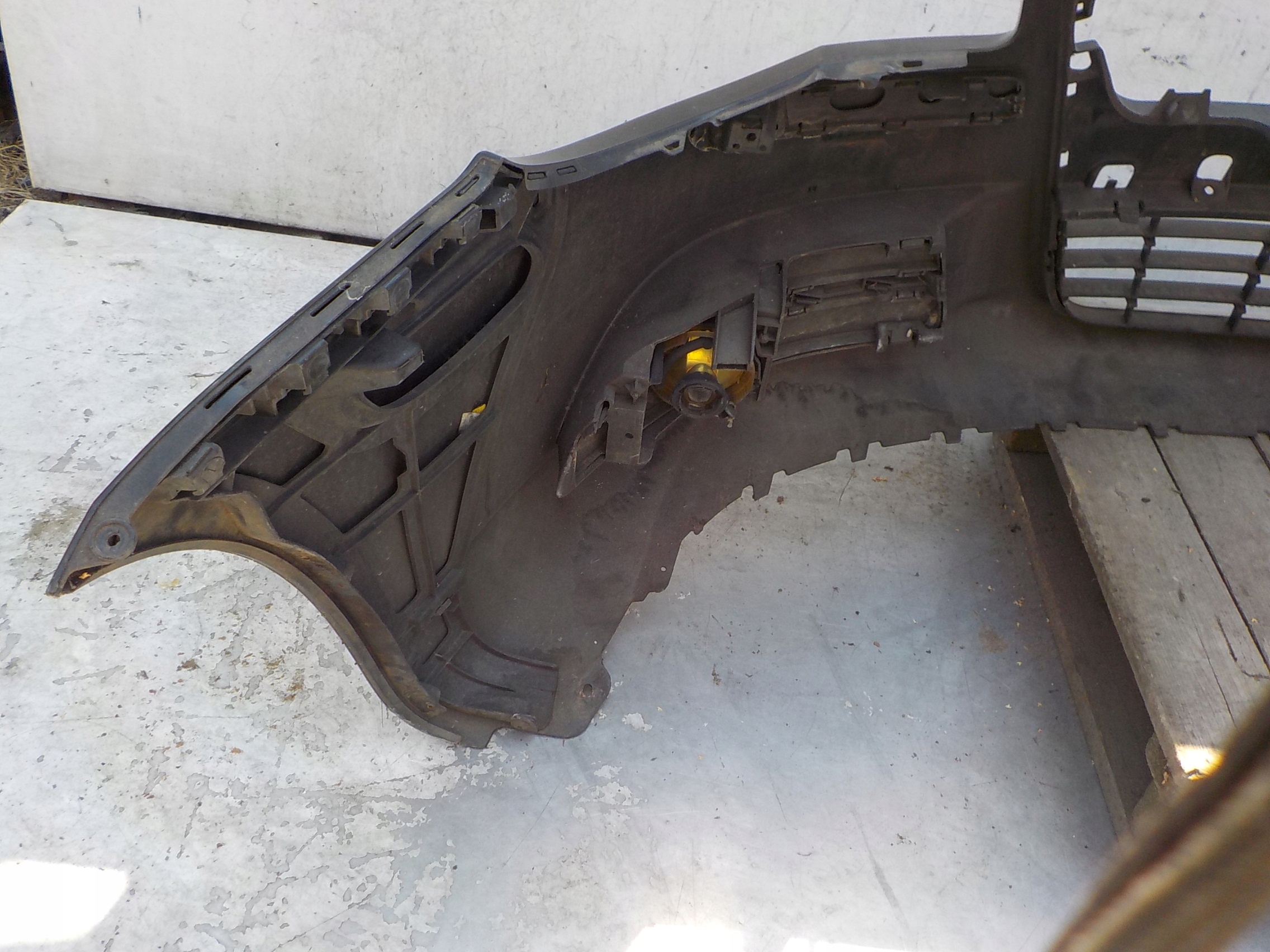 935 VOLKSWAGEN EOS bumper front front