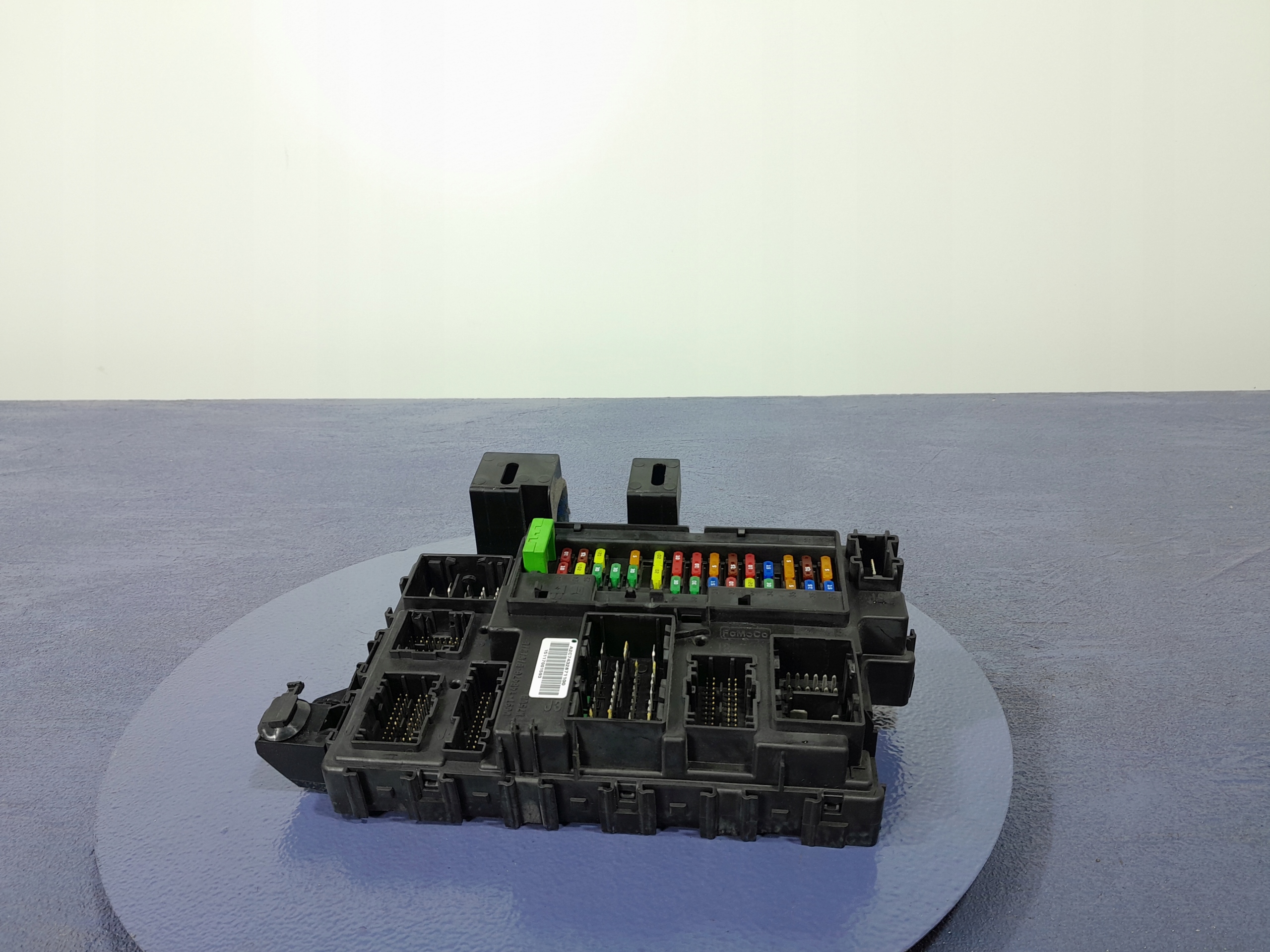 FORD MUSTANG VI SKRZYNKA BEZPIECZNIKÓW BCM FR3T-15604-BJ