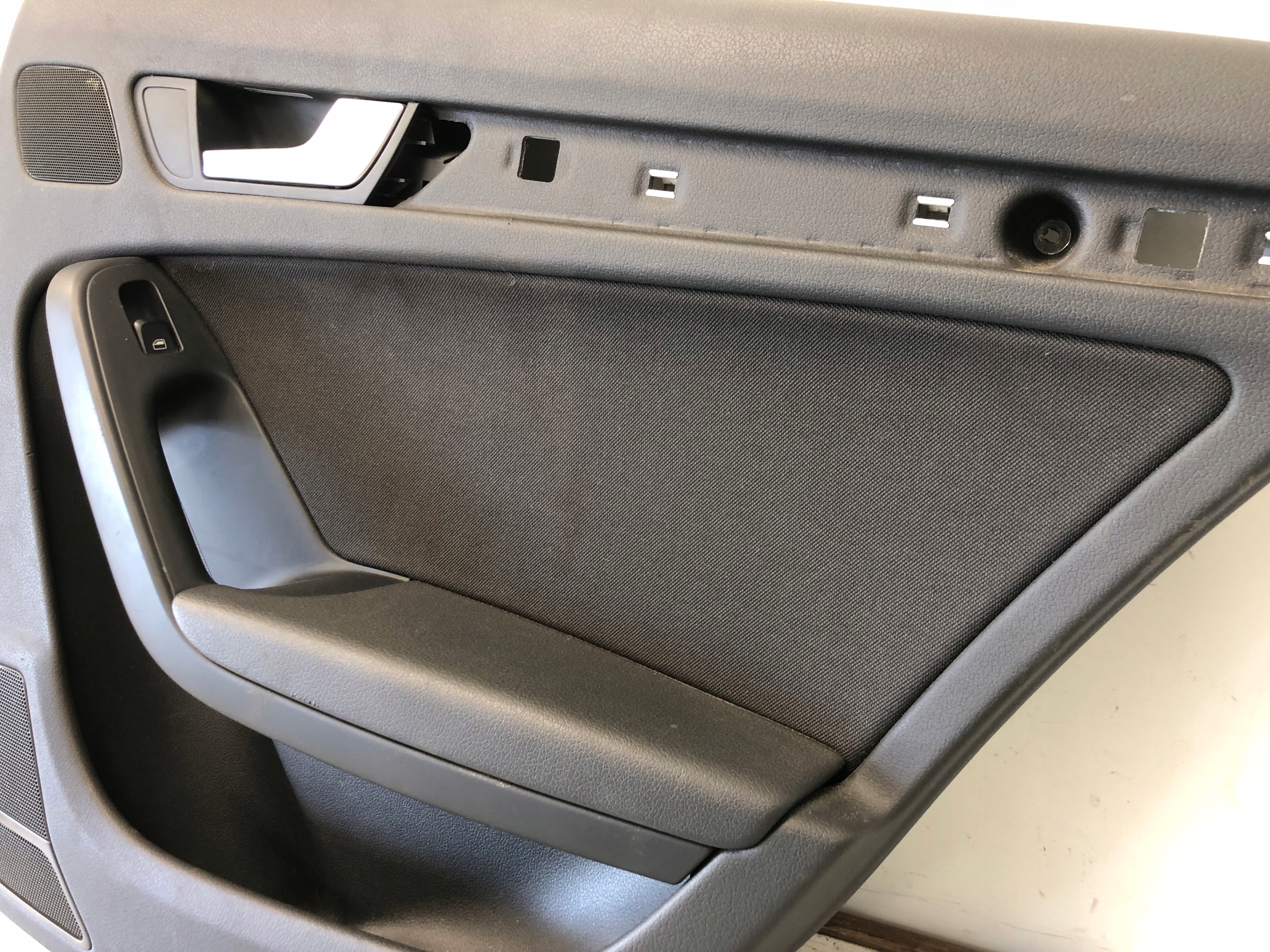 side door right rear part AUDI A4 B8 8K0867306