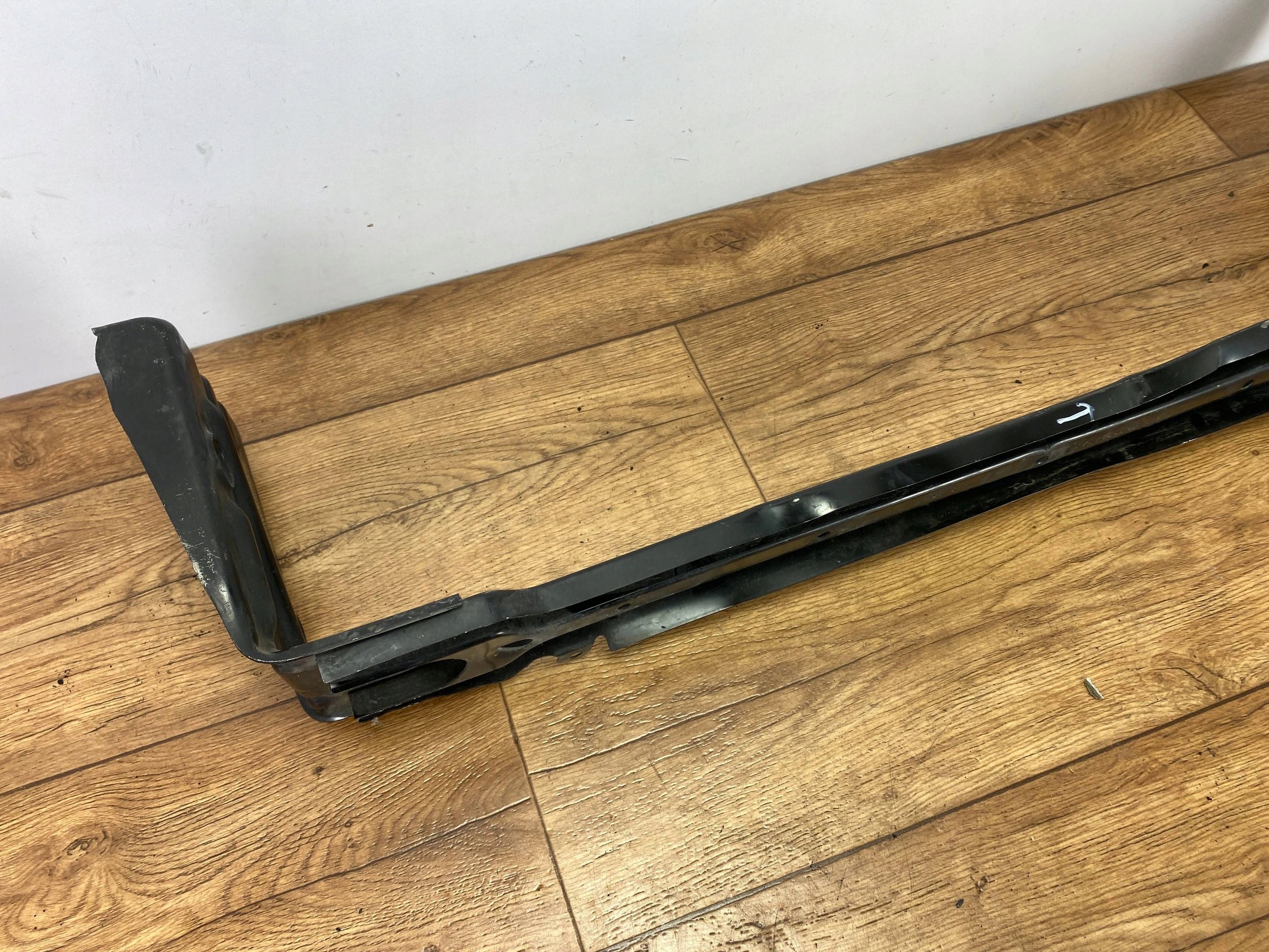 lower holder radiator Dodge Challenger 2015+