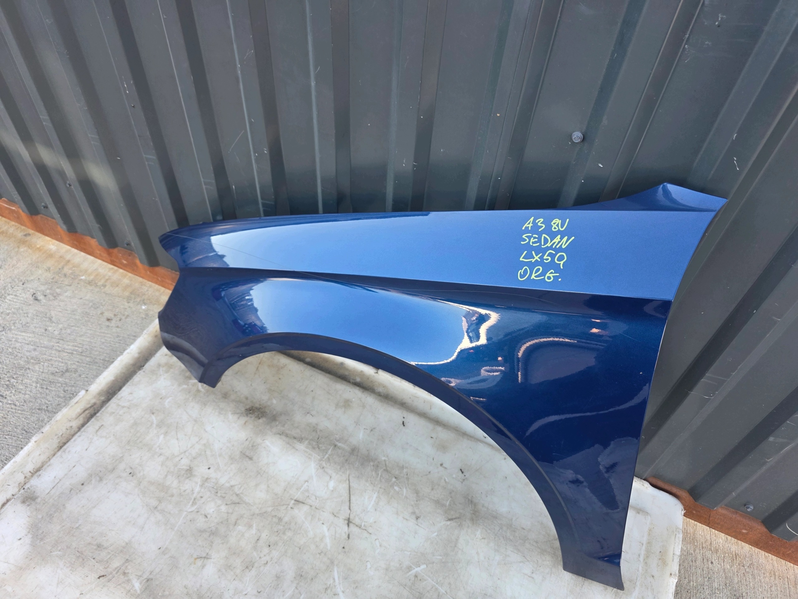 fender left front AUDI A3 8V LX5Q sedan 2011-2018 original !!