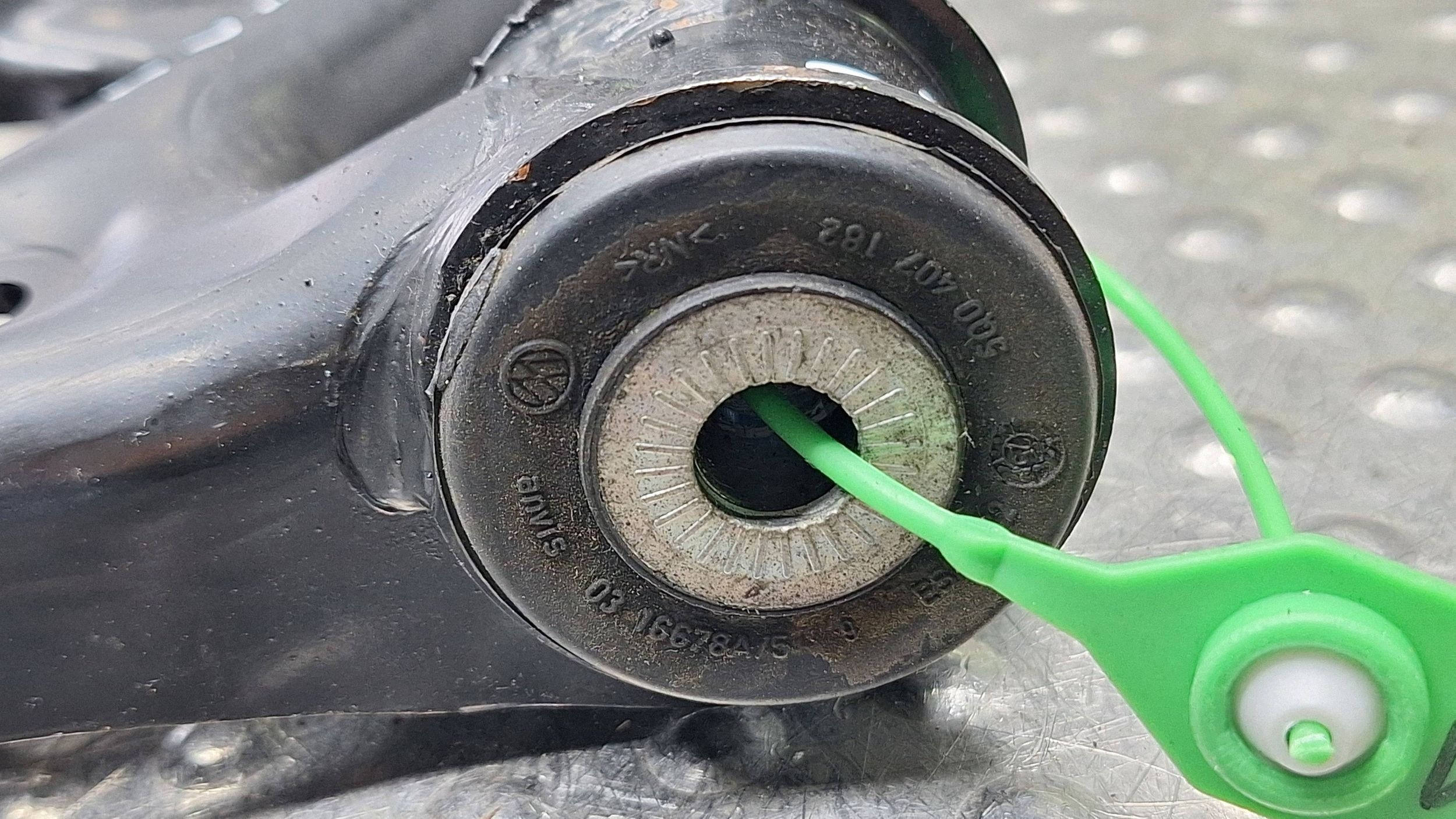 arm right front 81A407152F AUDI Q2 81A A3 8Y T-ROC
