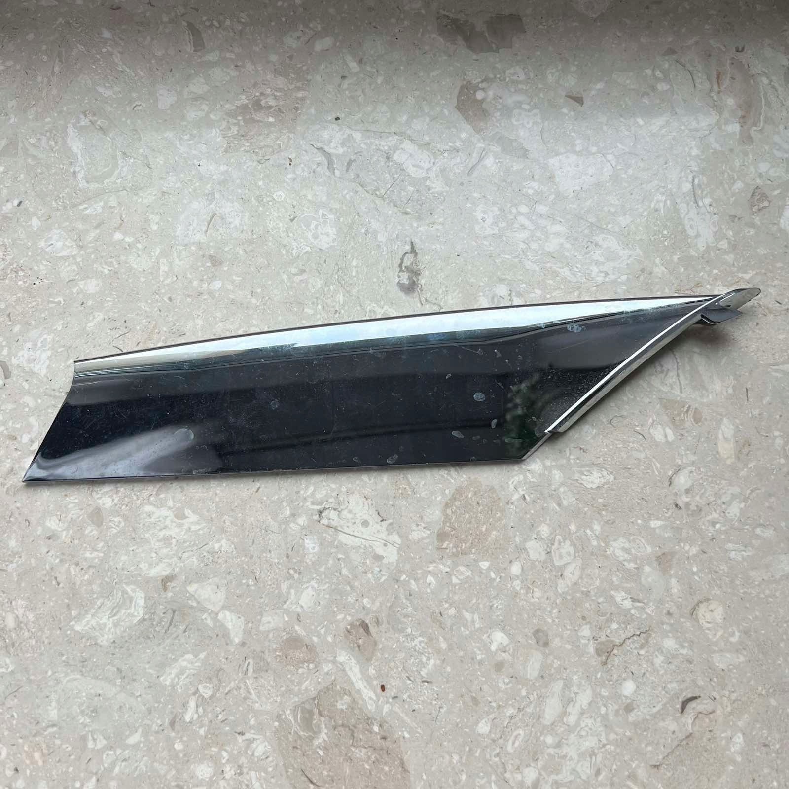 Tesla Model S 16-21 Chrom moulding of a bumper lower left front 1056378-00-C