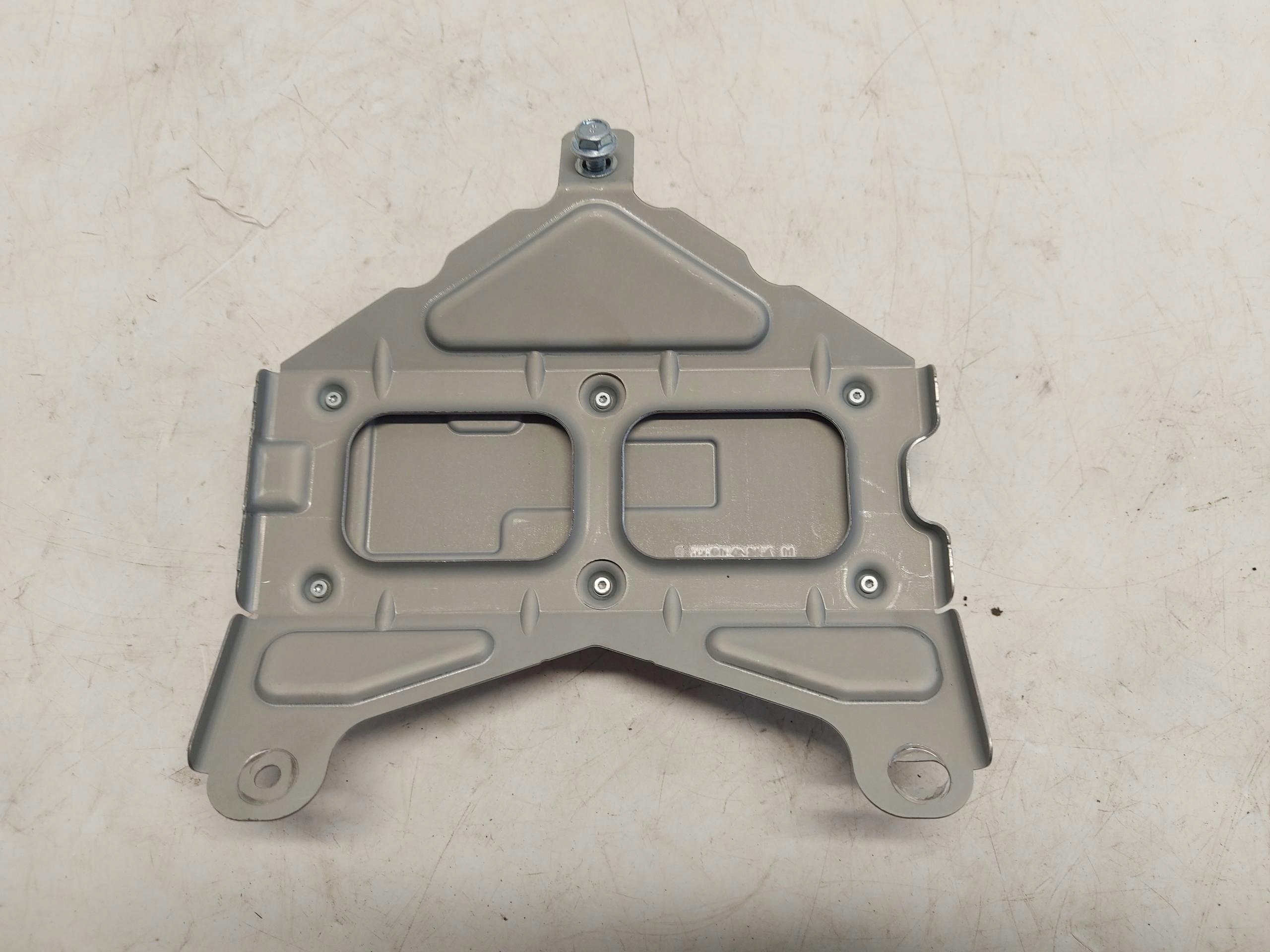 TESLA MODEL Y 2022r, naped rear part module control unit radia anteny 1527973-00-d