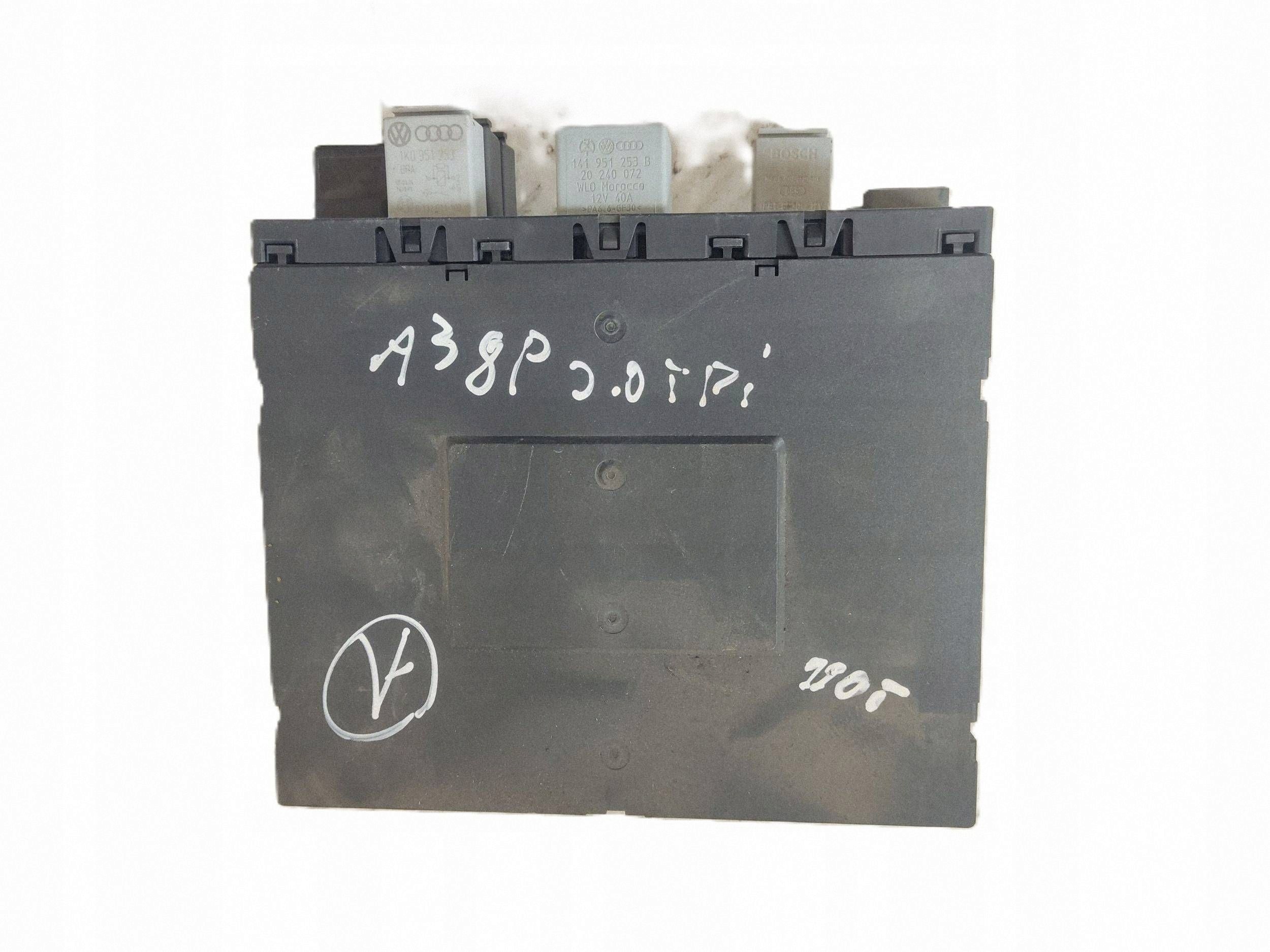 Module fusibles AUDI A3 S3 8P 2.0 TDI 2005