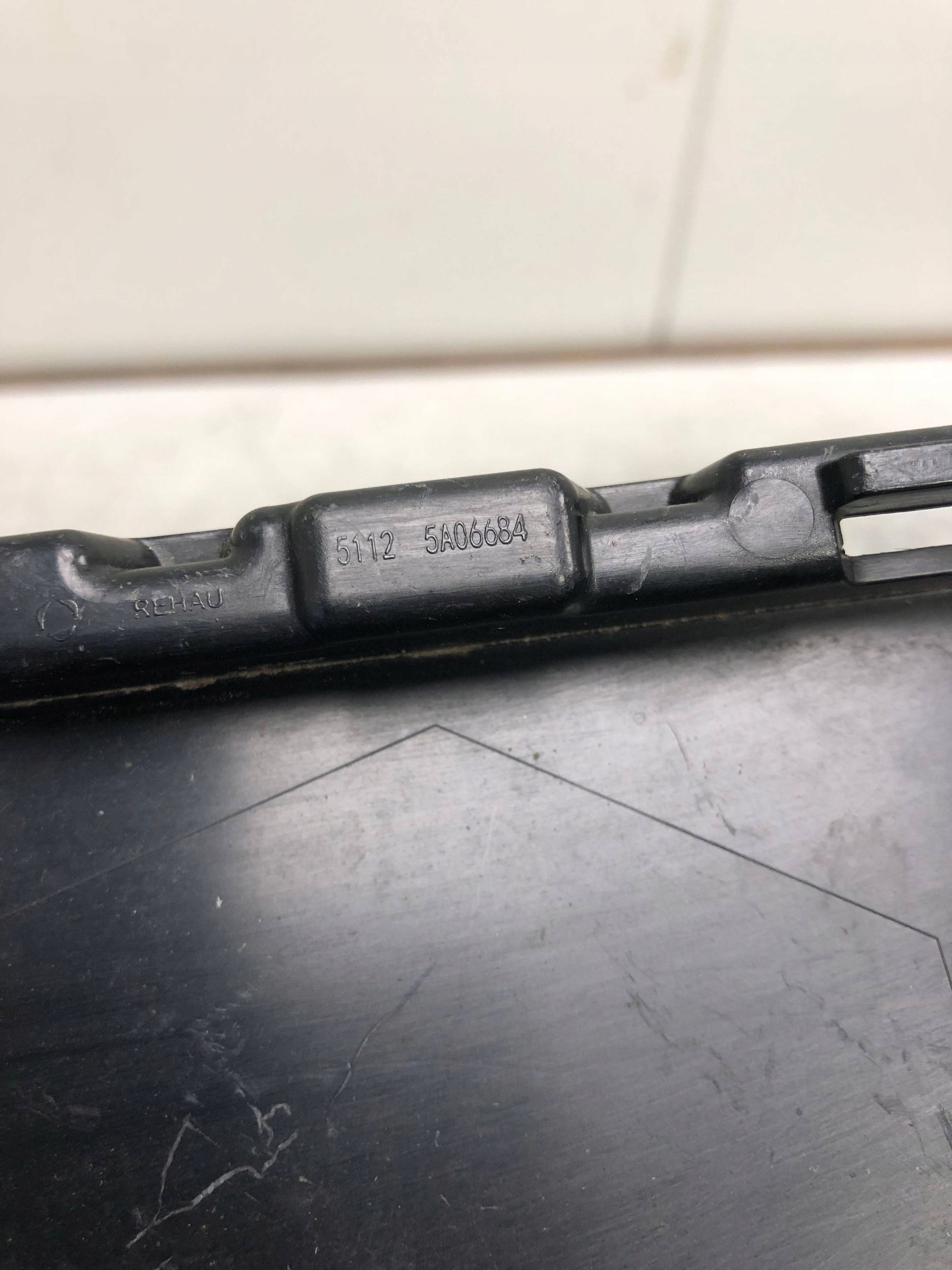 Lüftungsgitter der Stoßstange heck BMW iX I20 5A06684