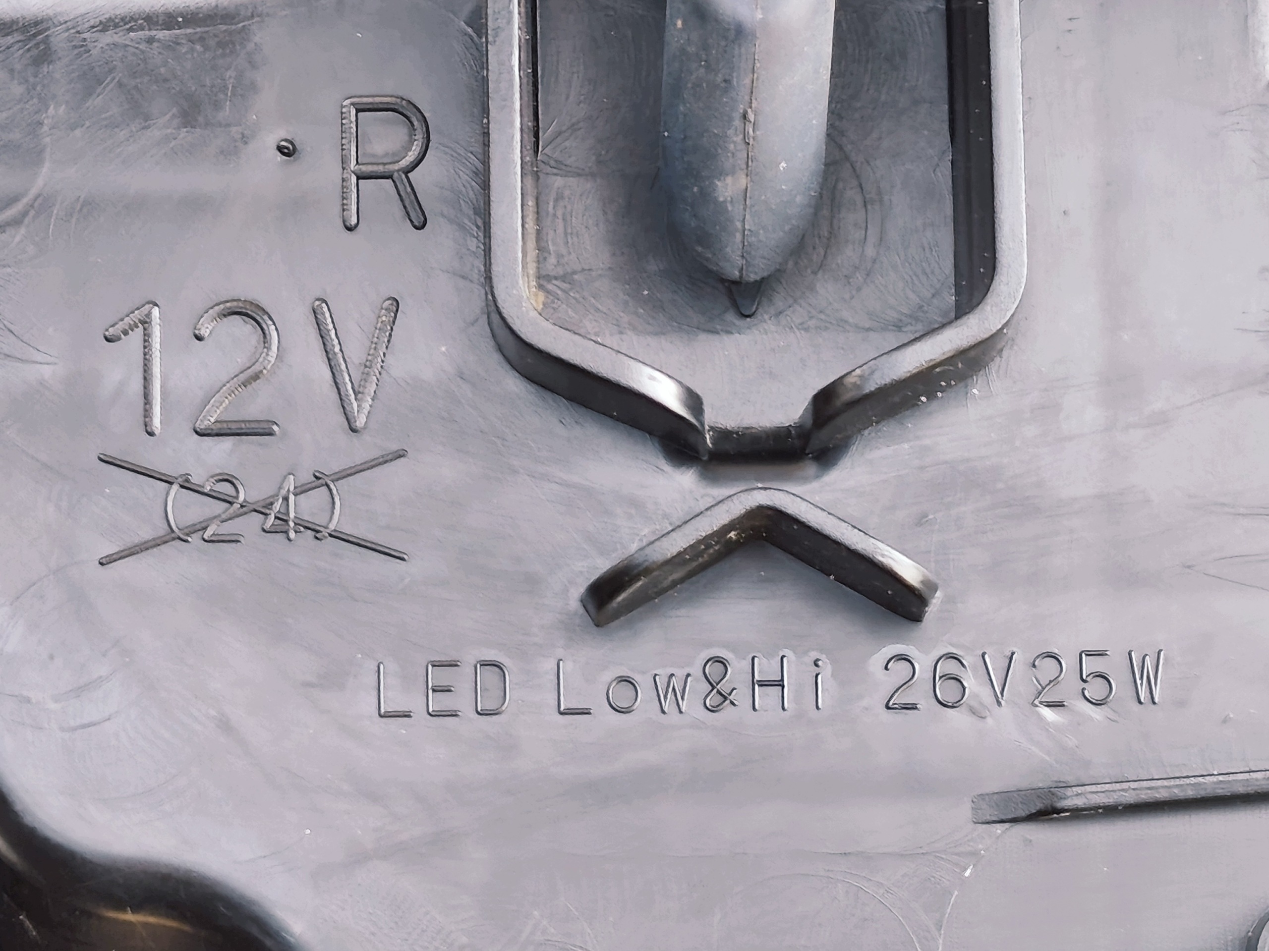 MITSUBISHI L200 2019-2024 REFLEKTOR right FULL LED 26010W590P original