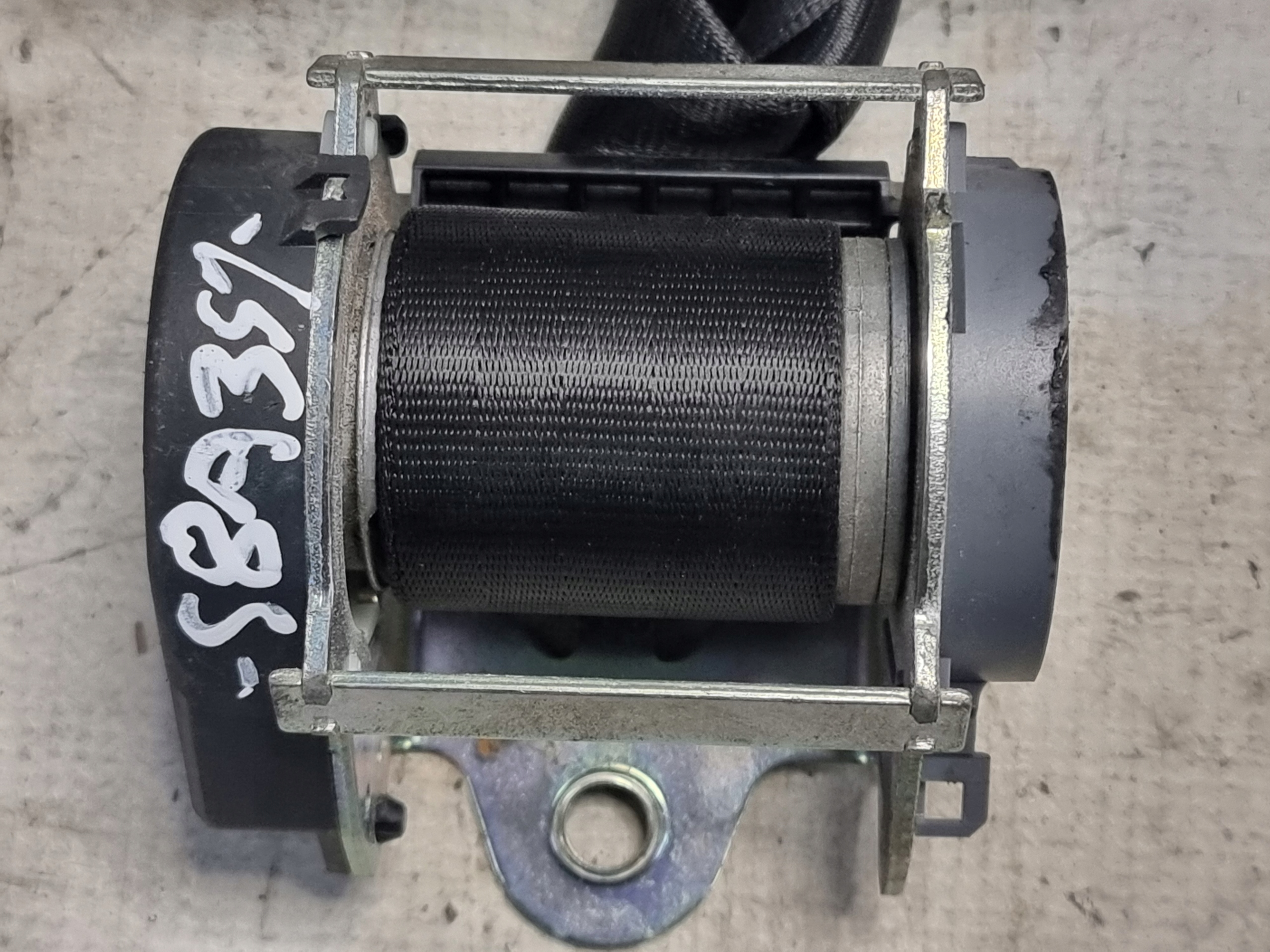 tension belt safety right front VW PASSAT B6 06r
