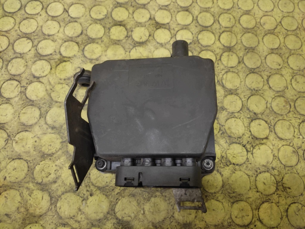 VW PASSAT B6 2.0 D ventil magnetický 3C0906625