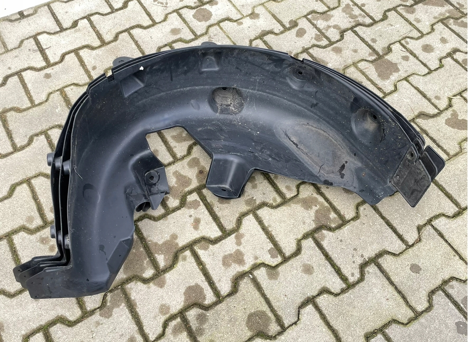 RENAULT CAPTUR II MUDGUARD REAR. RIGHT 767484221R