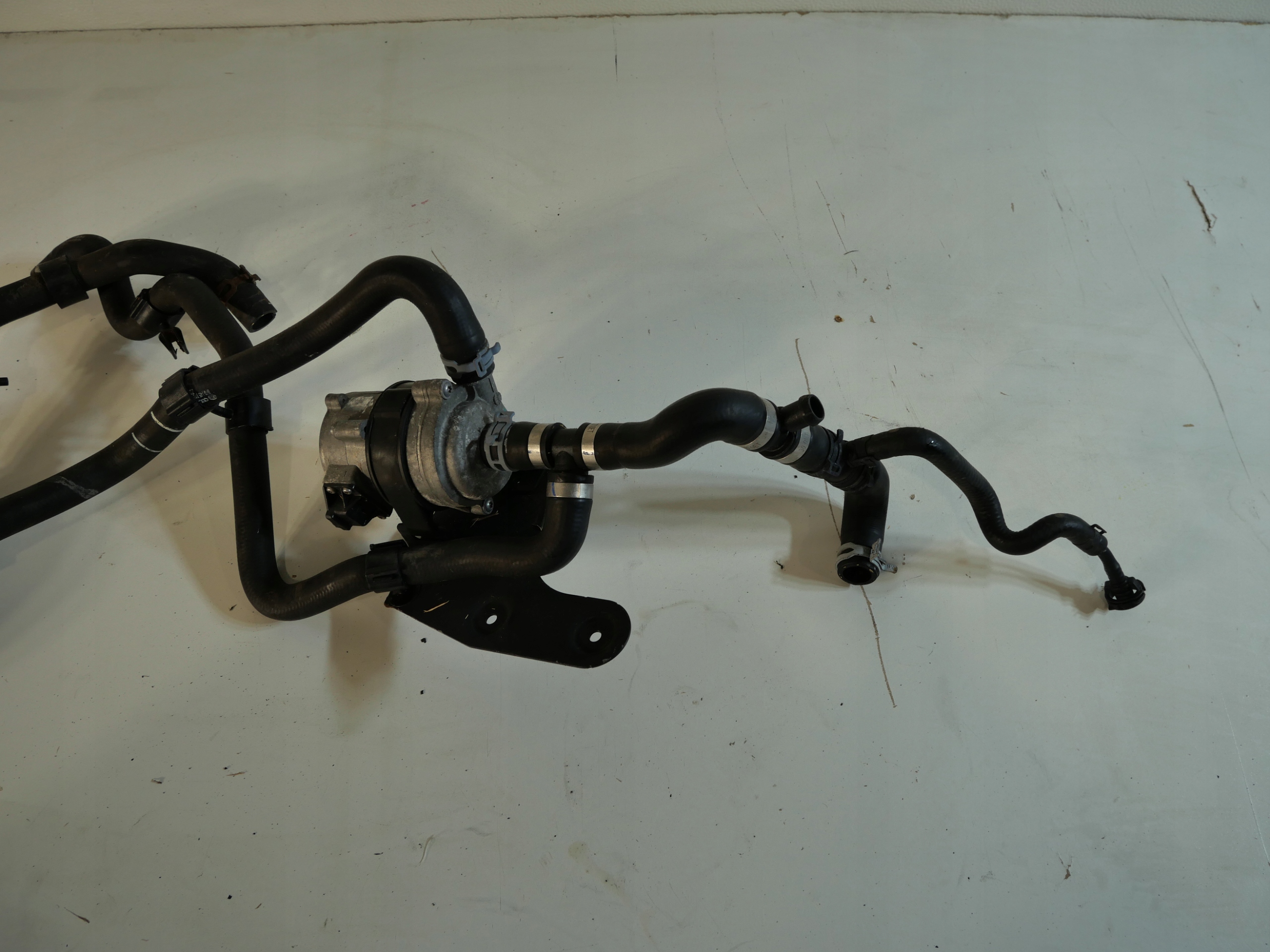 VW AUDI supplementary water pump 4H0965567