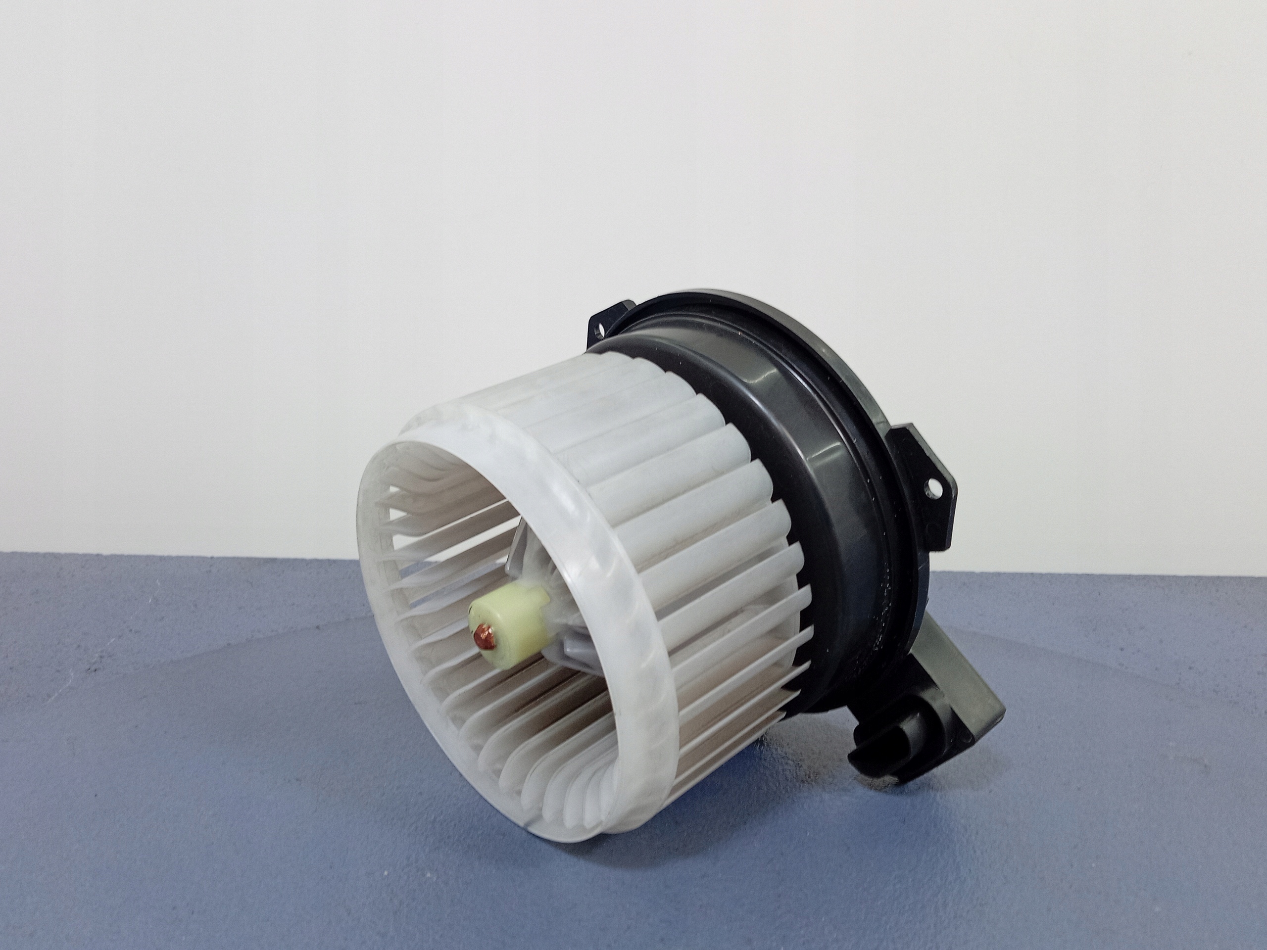 MITSUBISHI SPACE STAR II ВОЗДУХОДУВКА