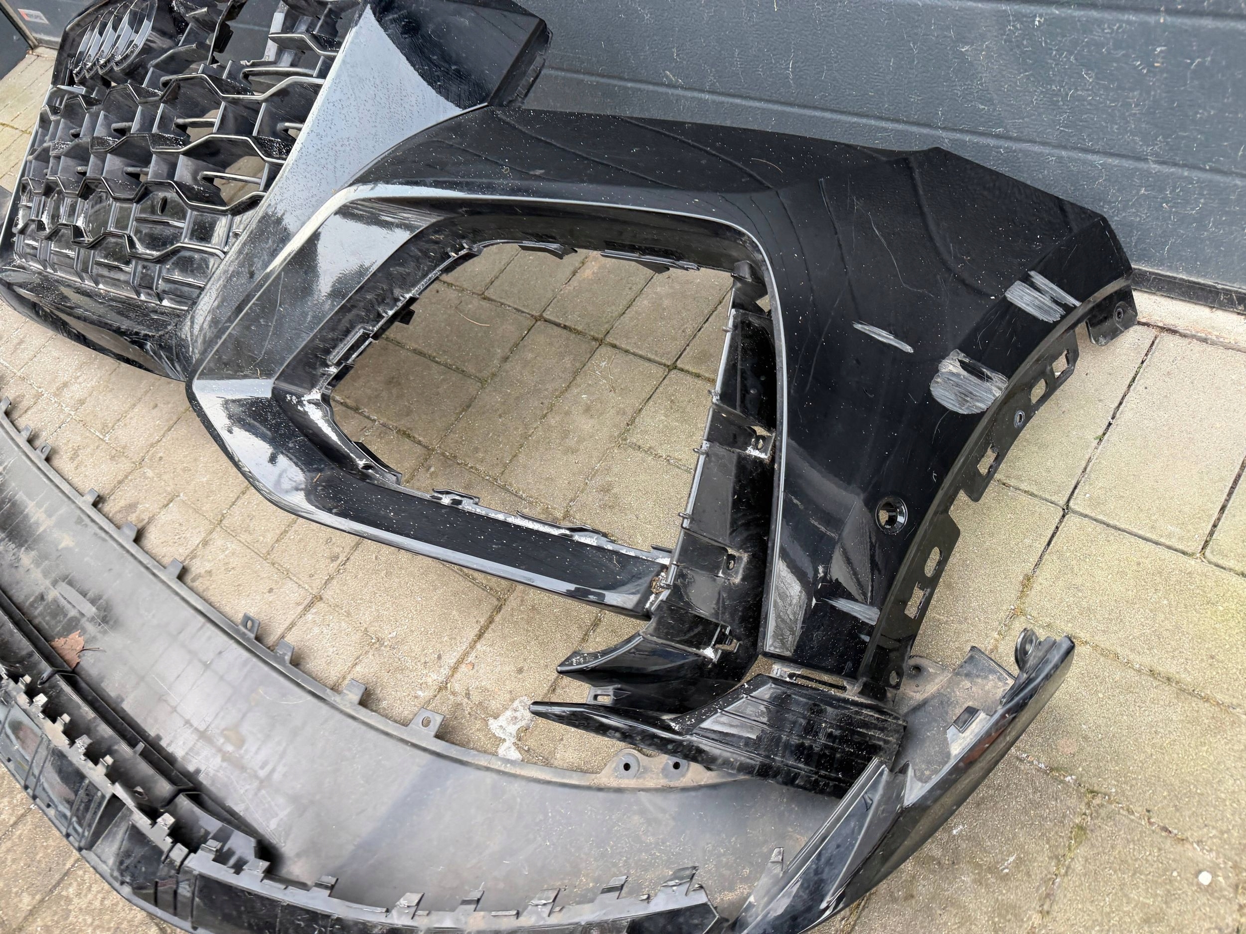 Audi RS Q8 Lift 23- bumper front front grill