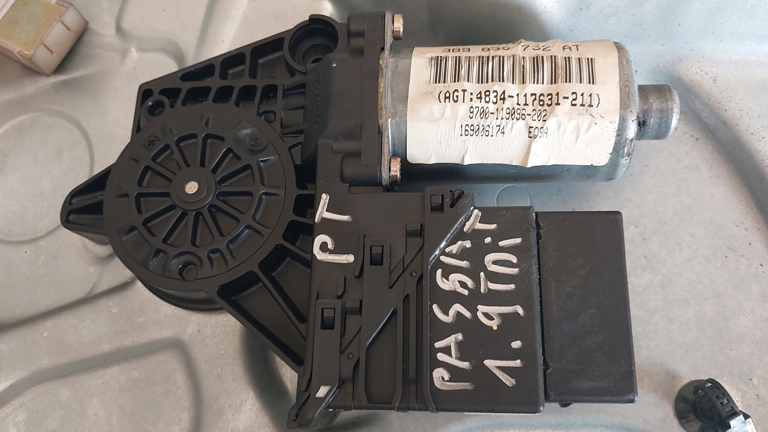 VW PASSAT B5 window regulator rear part right 3B9839752AT 3B4837756C