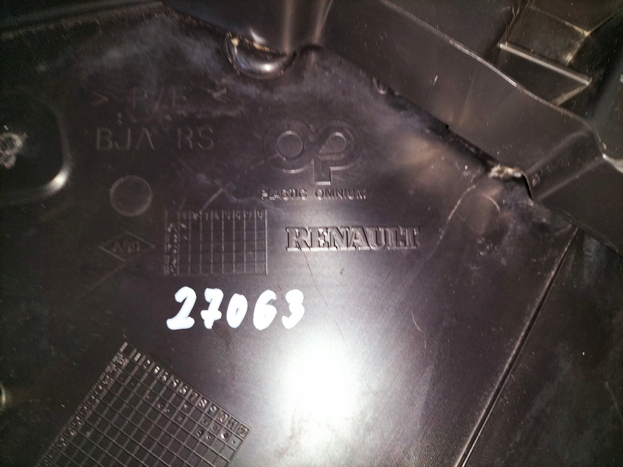BLENDE ABDECKUNG ABDECKUNG UNTER STOSSSTANGE RENAULT CLIO 5 V 19- RS