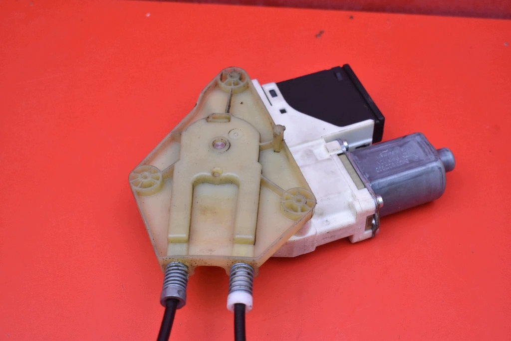 window regulator left rear part EU 82721003R RENAULT MEGANE 3 III 5D HB 08-14