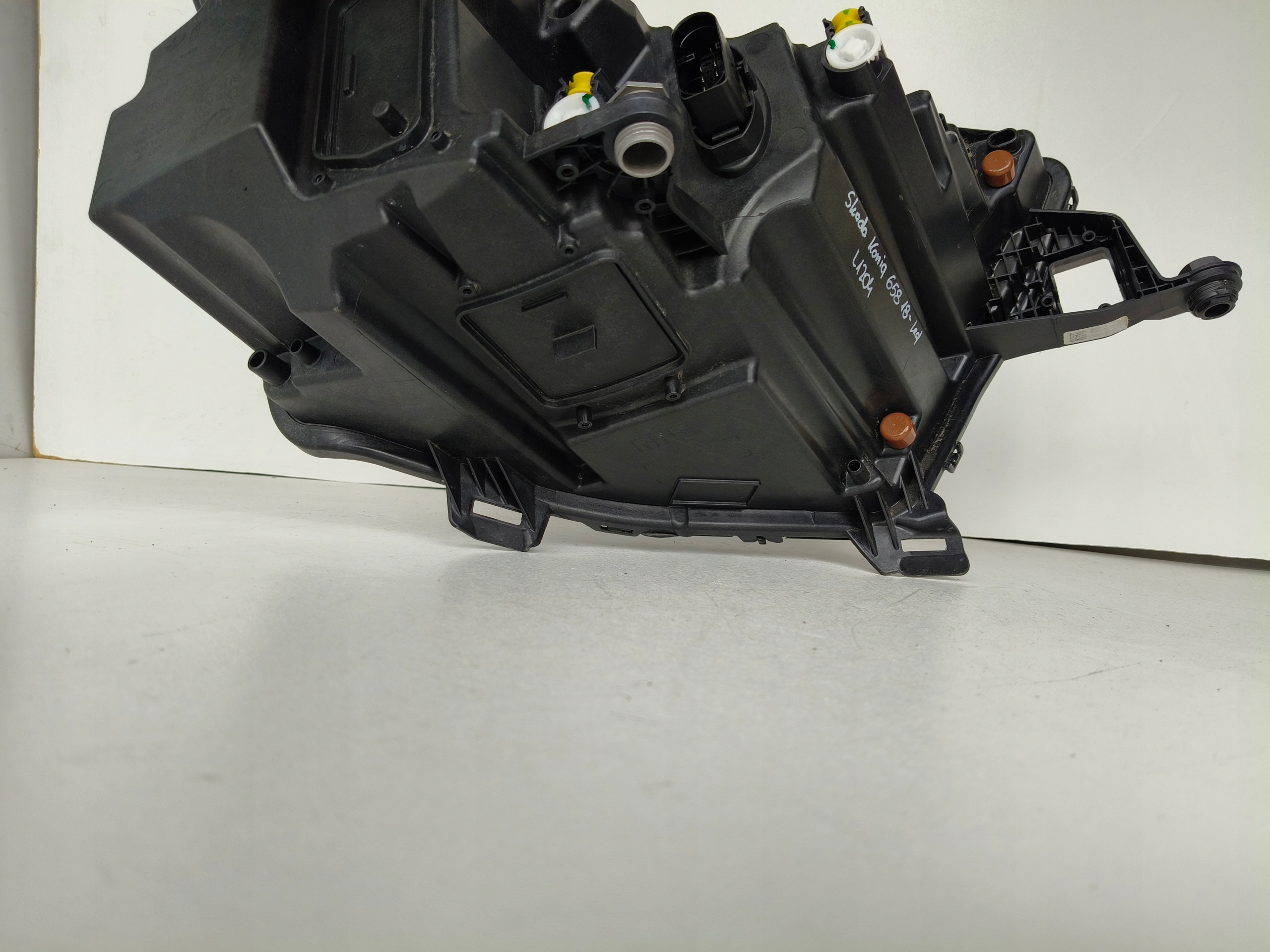 light left REFLEKTOR SKODA KAMIQ 658 18- LED