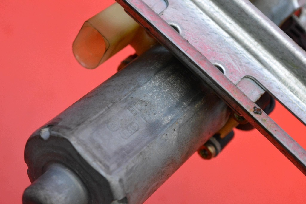 ablakemelő bal hátsó 8362066 BMW E46 szedán LIFT 01-06
