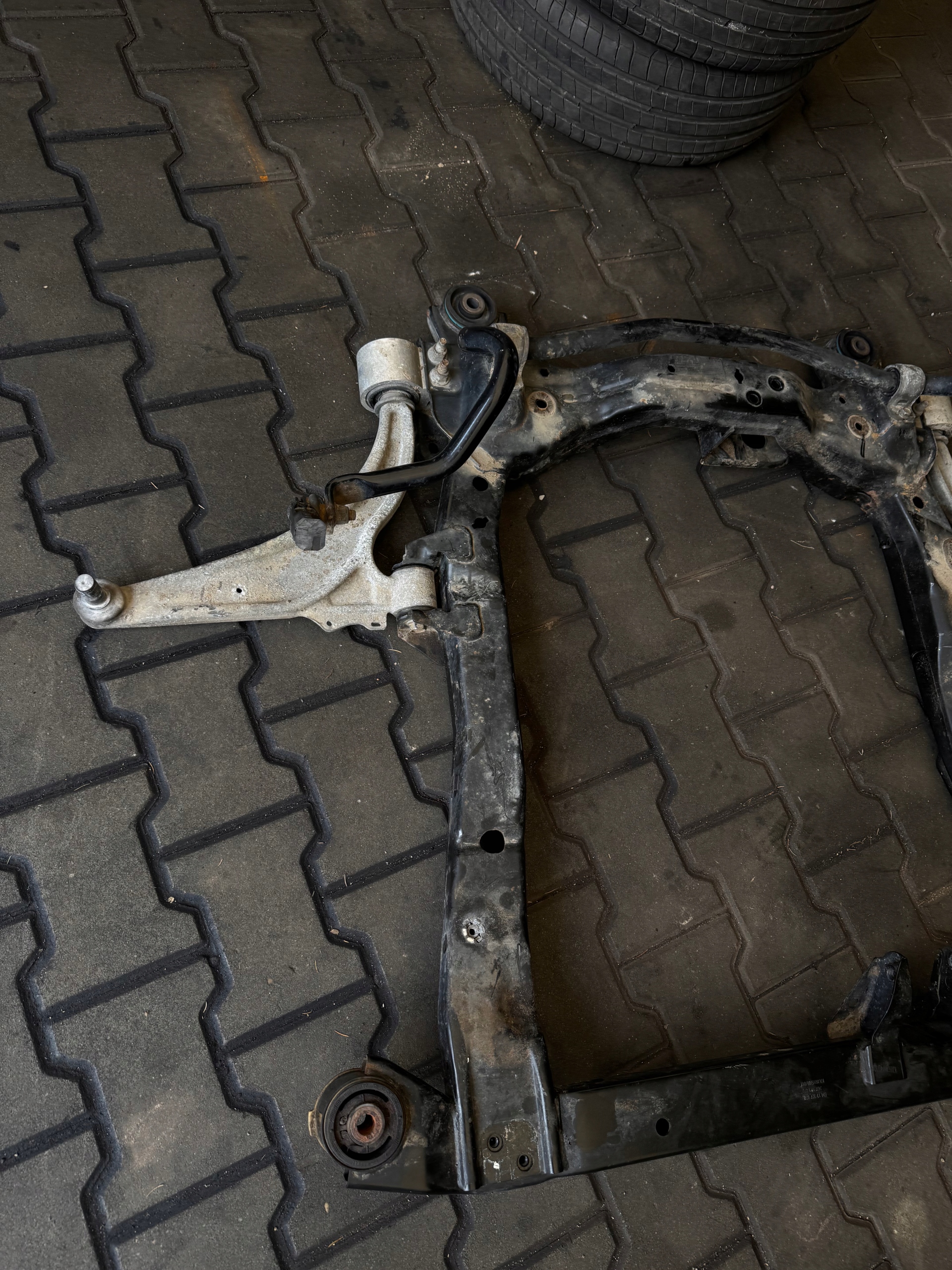 subframe ,axle beam GM13327070 complete OPEL ASTRA J front LADNY