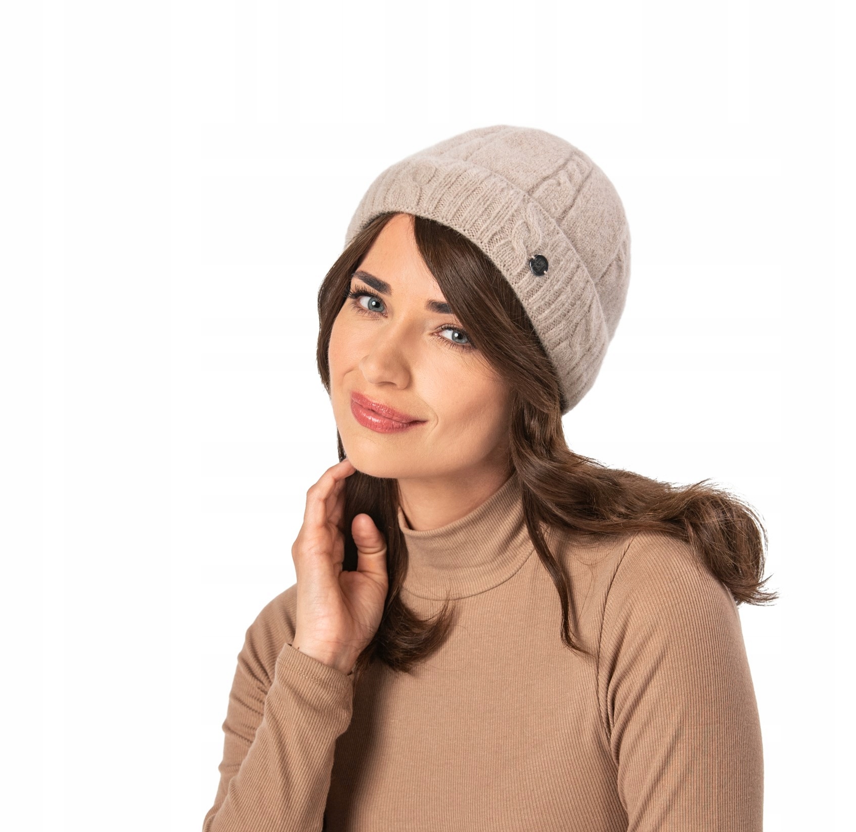 Béžová krátká dámská čepice vlněná Loman Angora Nairobi s polárním fleecem Polský Výrobek