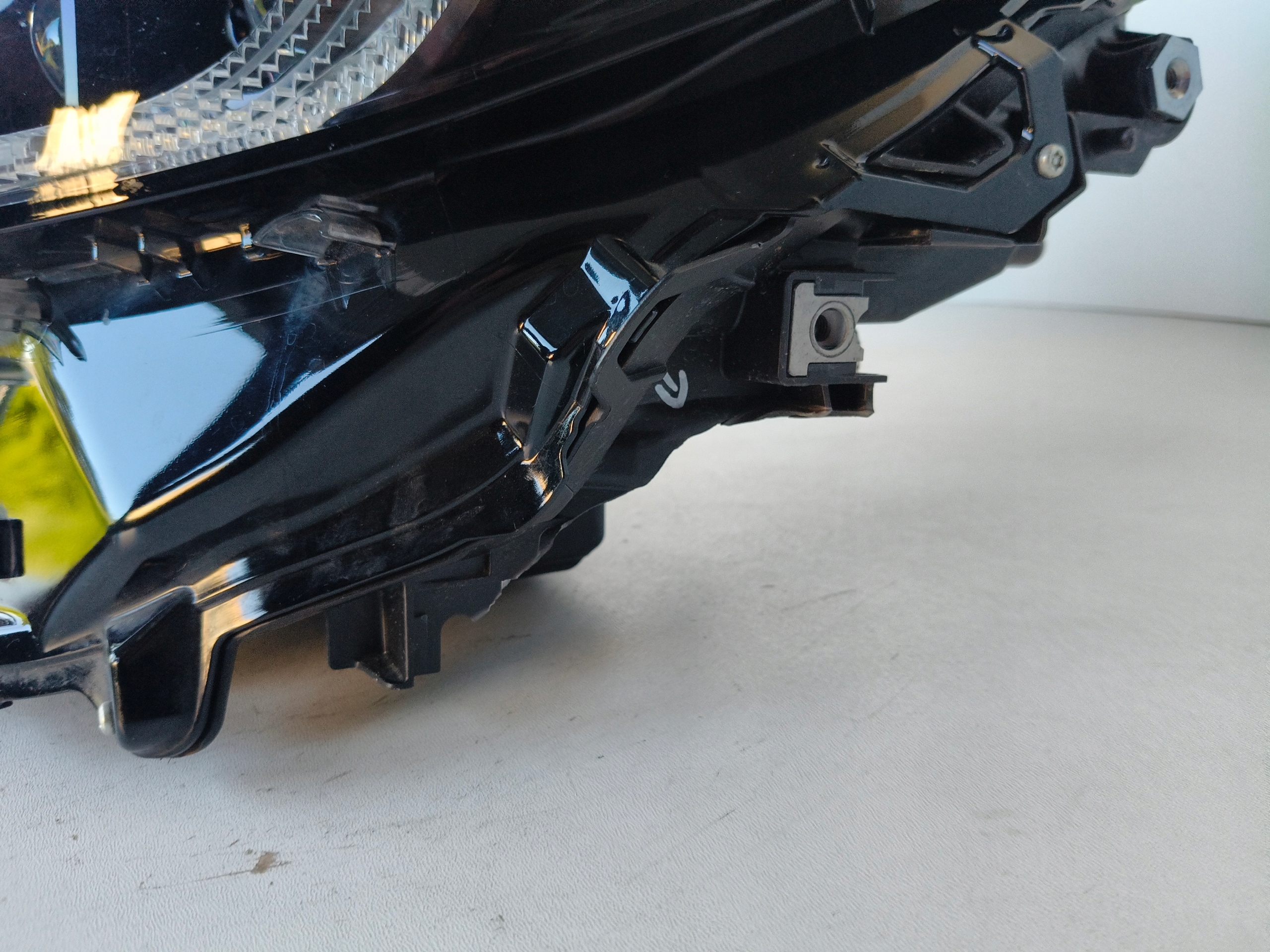 light left REFLEKTOR SUBARU SOLTERRA 22- FULL LED