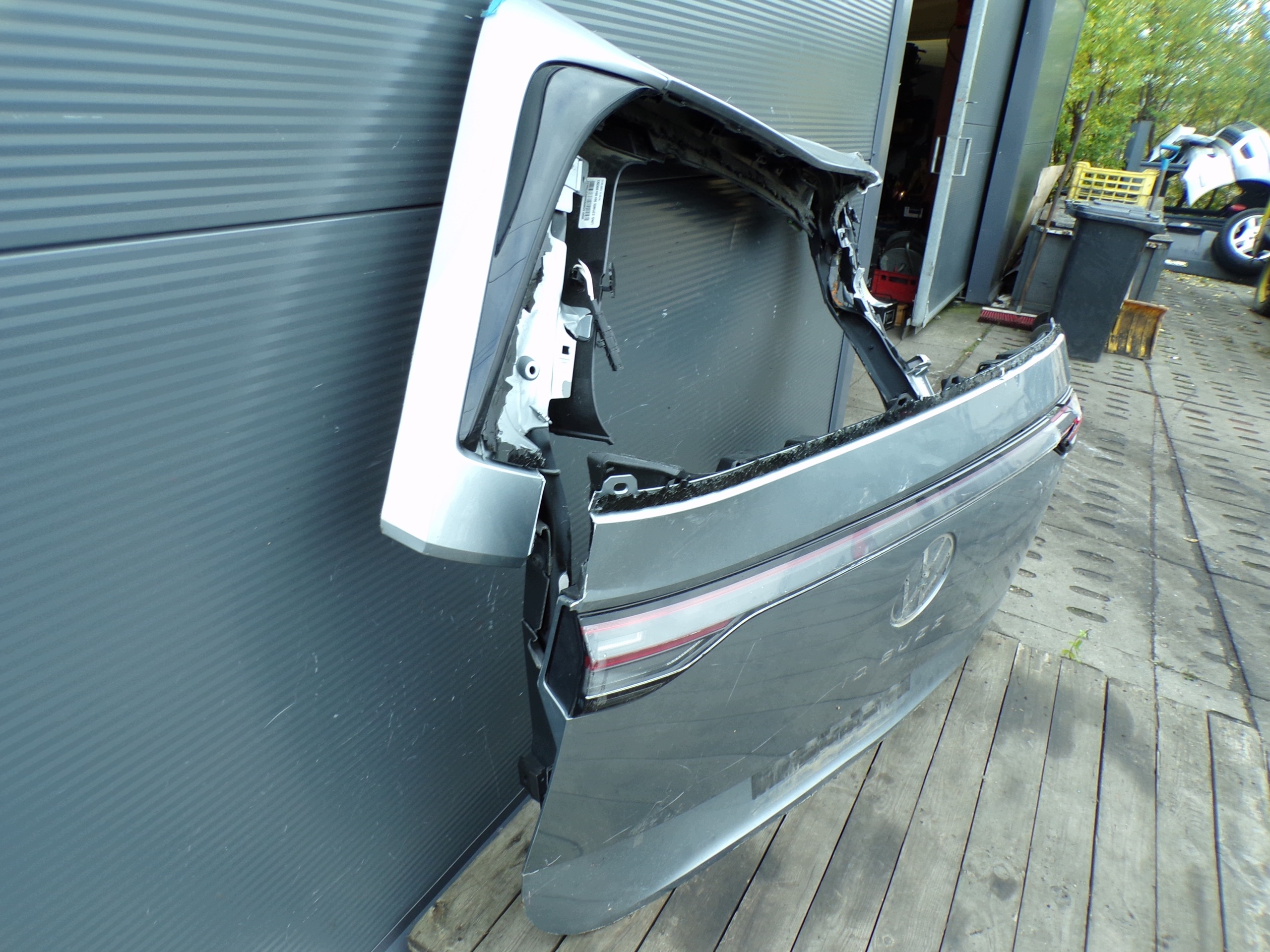 boot doors boot VOLKSWAGEN ID BUZZ damaged