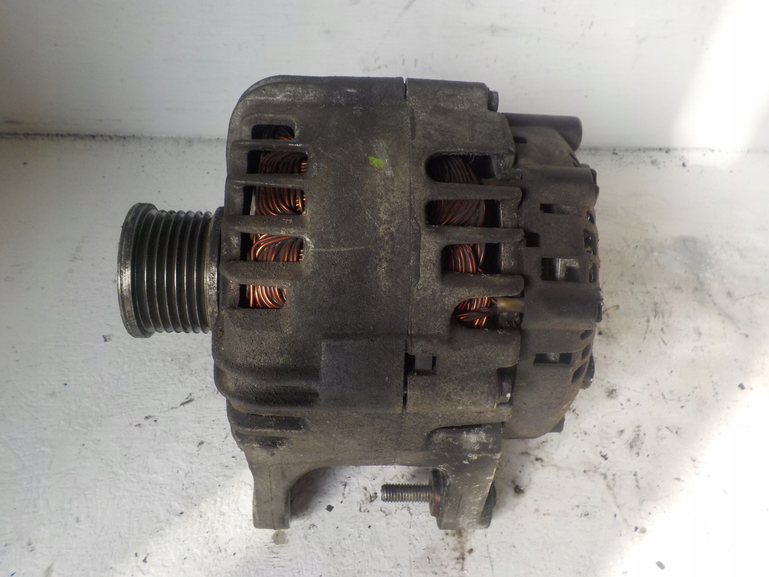 RENAULT TRAFIC 2.0 DCI alternator 8200404459D
