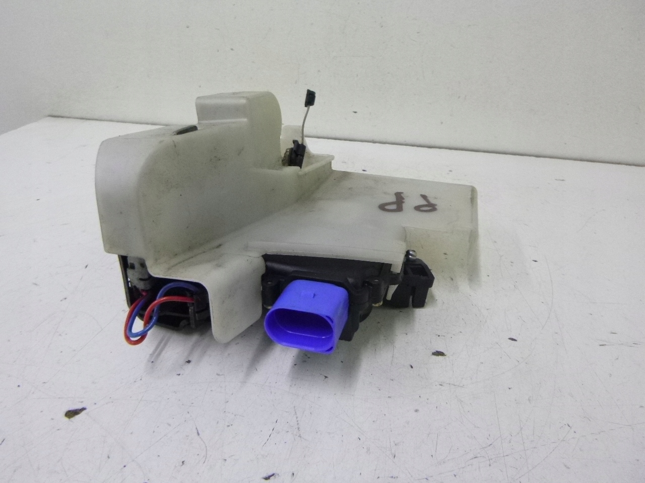 lock door front right Volkswagen Polo 9N 3D 04r.