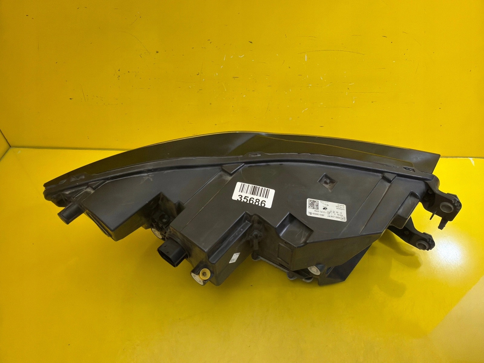 light left front Jaguar and-Pace X590 Low Led J9D3-13W030-BC