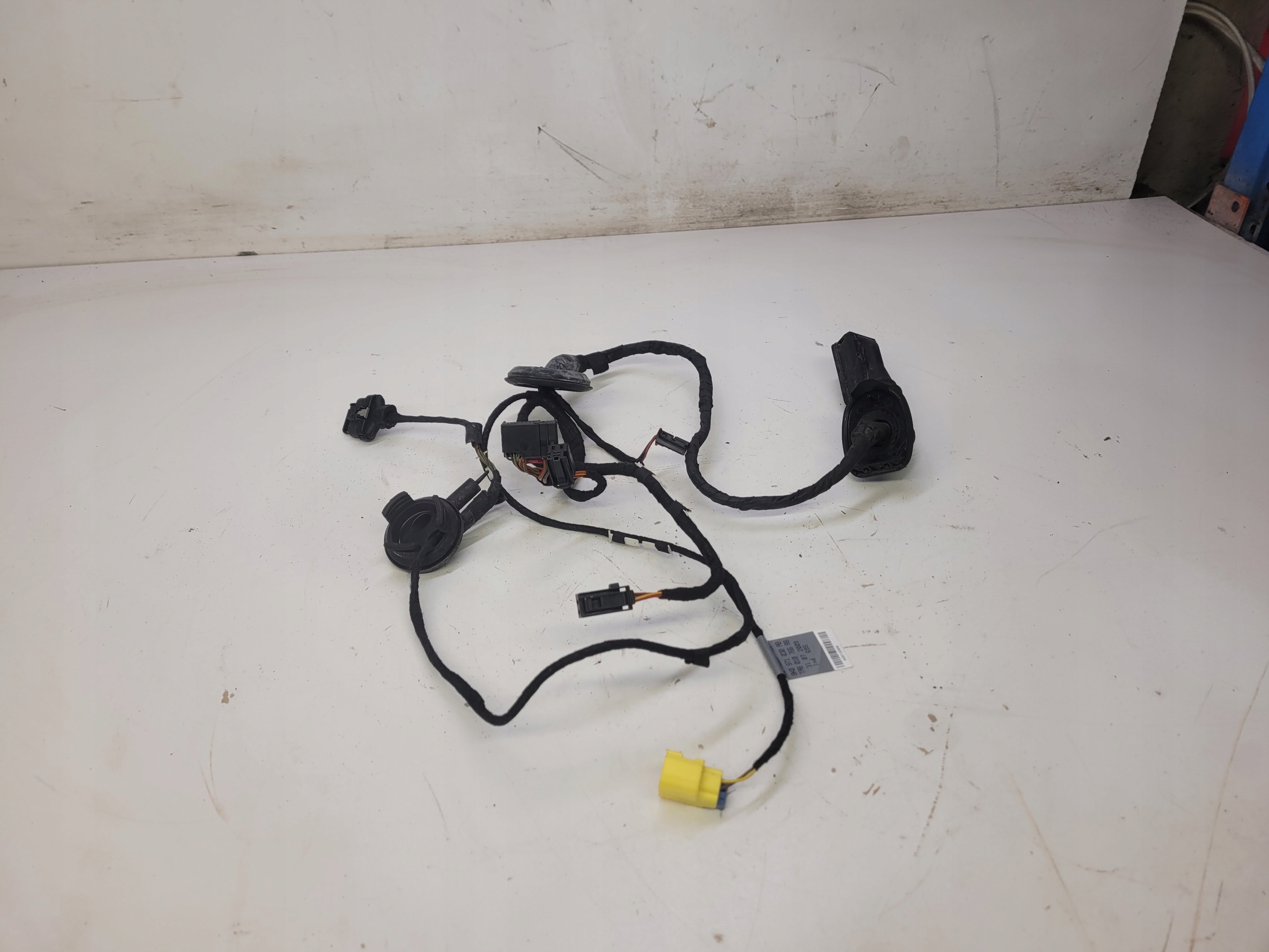 bundle door right front AUDI A4 B8 8K0971030AB