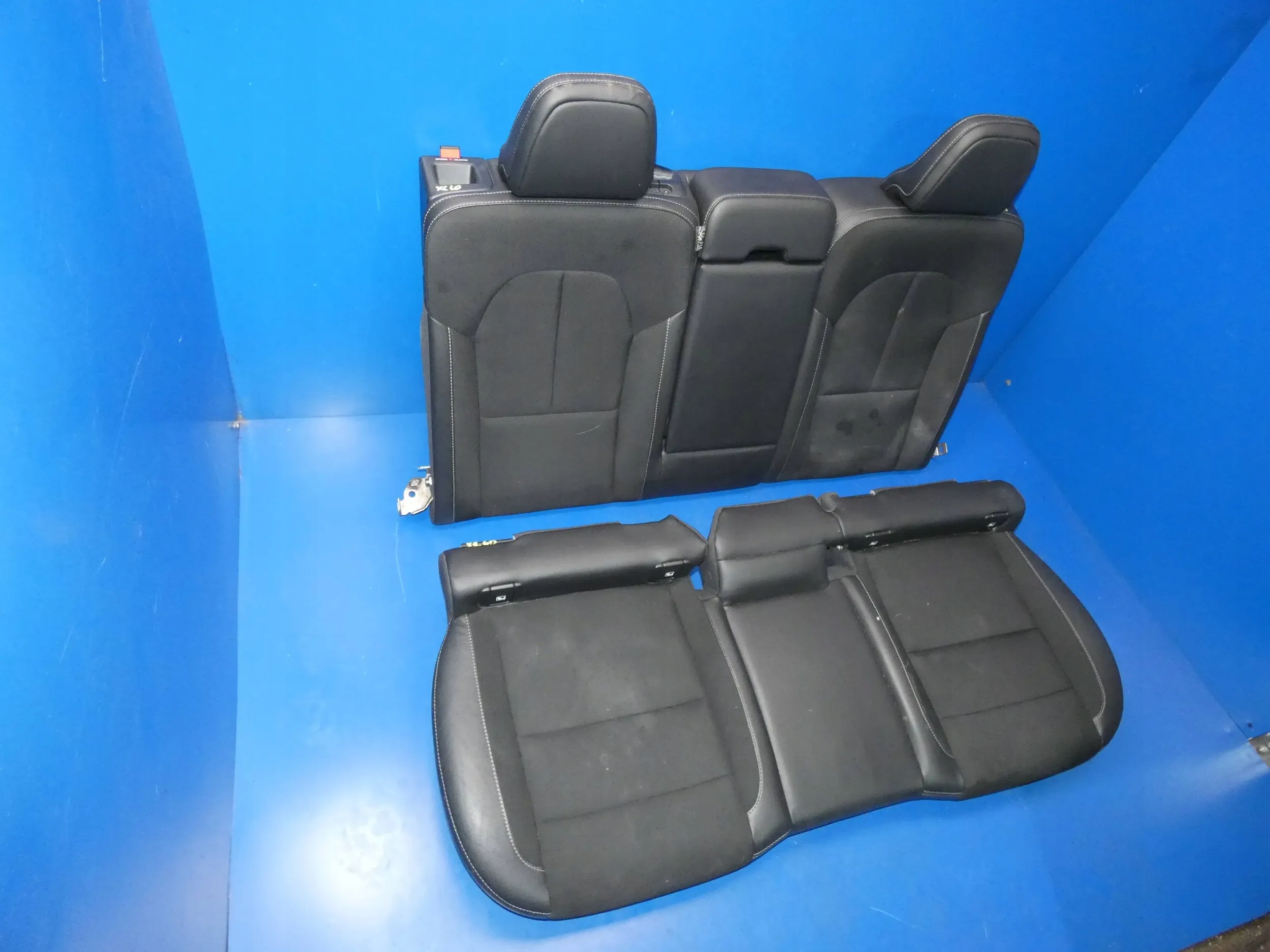 VOLVO XC40 Sitz heck hinten SIEDZISKO OPARCIE