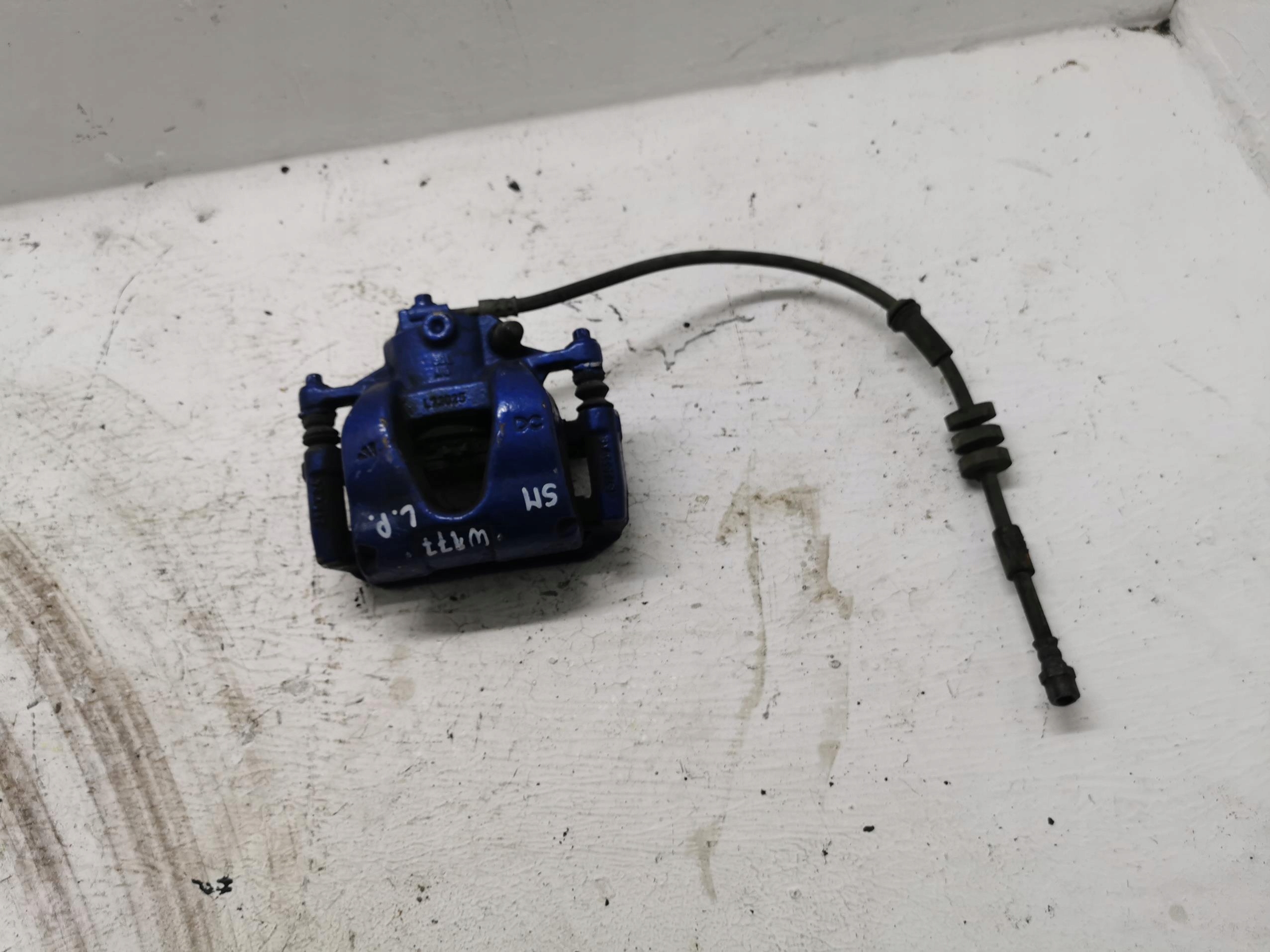 caliper brake left front MERCEDES A-KLASA W177