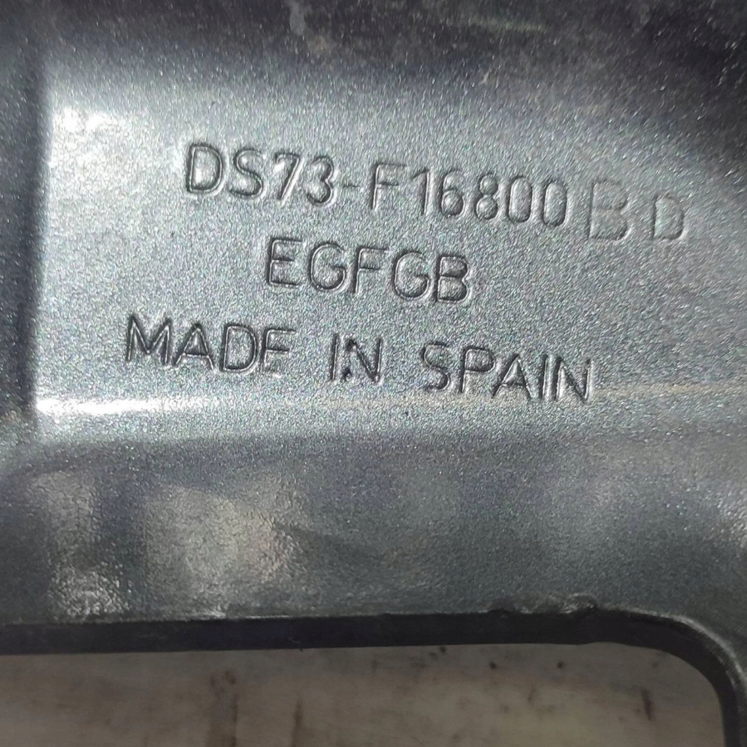 Ford Mondeo MK5 16r 2.0TDCi front side right hinge bonnets