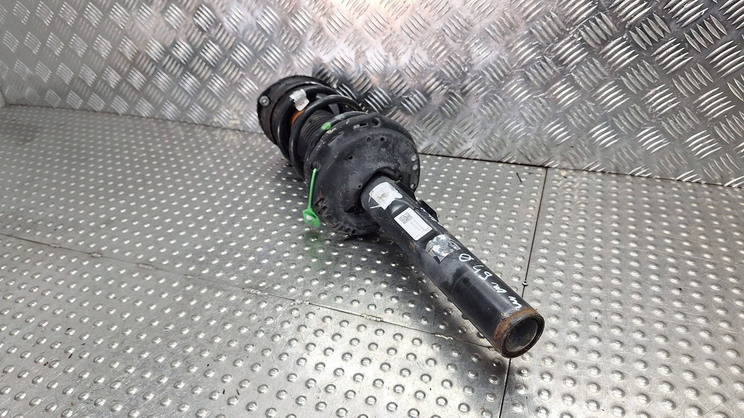 shock absorber right front 5Q0413023FK VW GOLF VII OCTAVIA III A3 8V LEON III