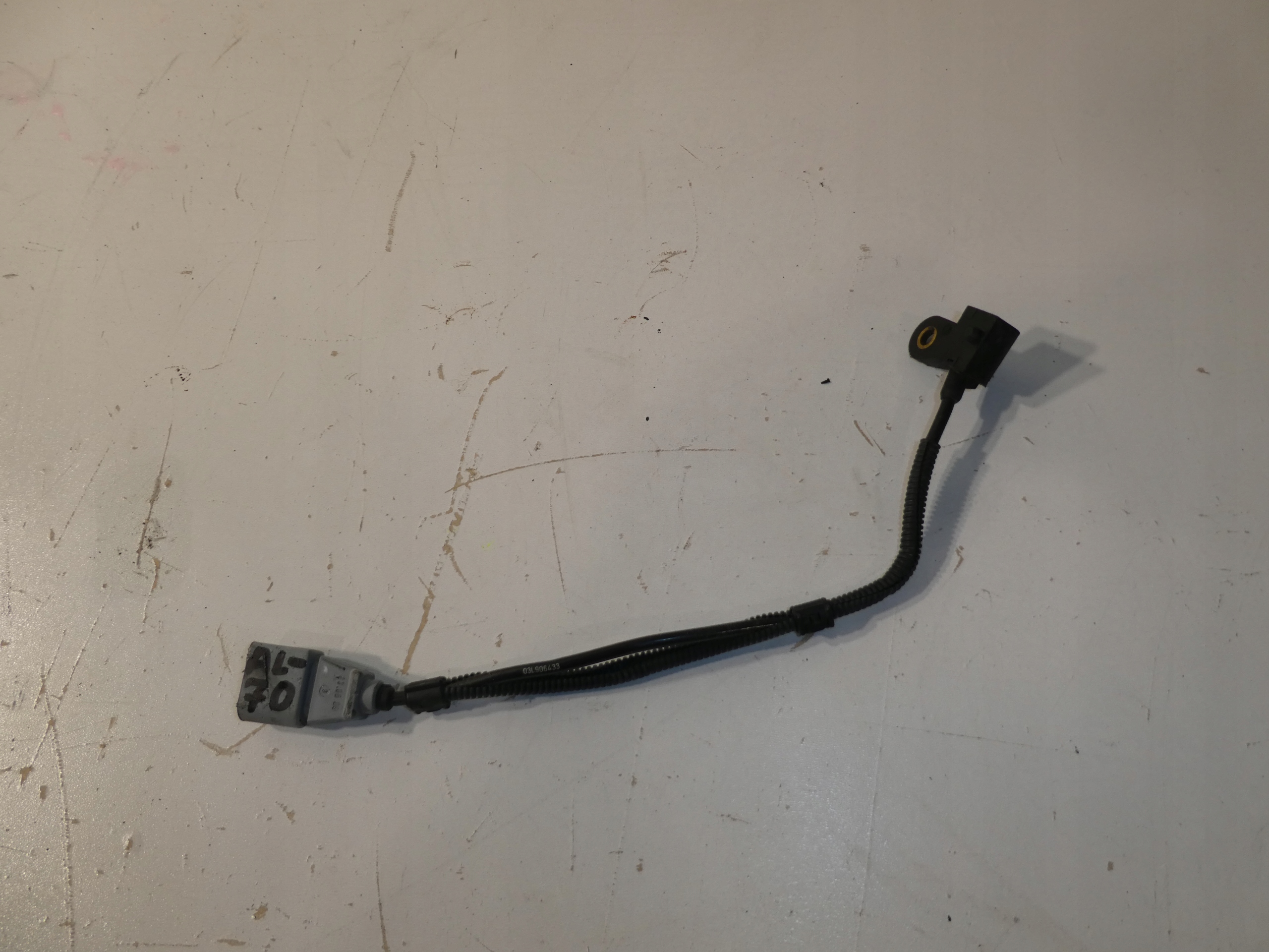 camshaft position sensor VW 03L906433