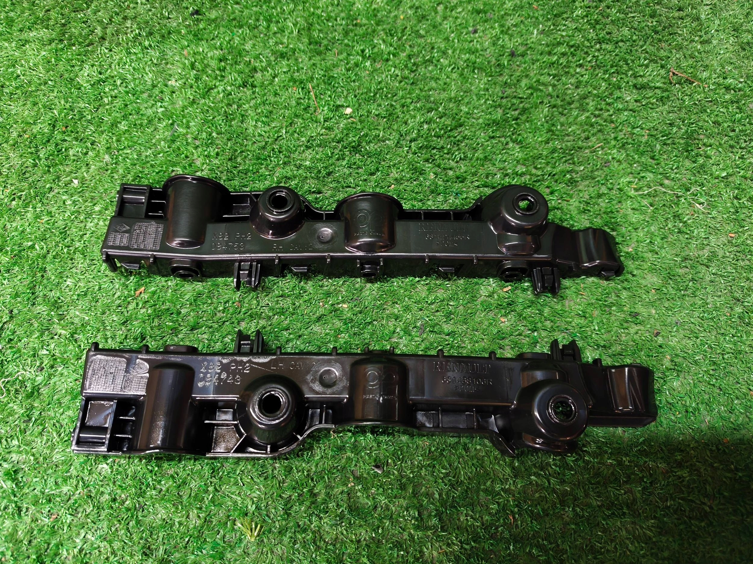 Support Support plaque Pare choc RENAULT TRAFIC IV 21