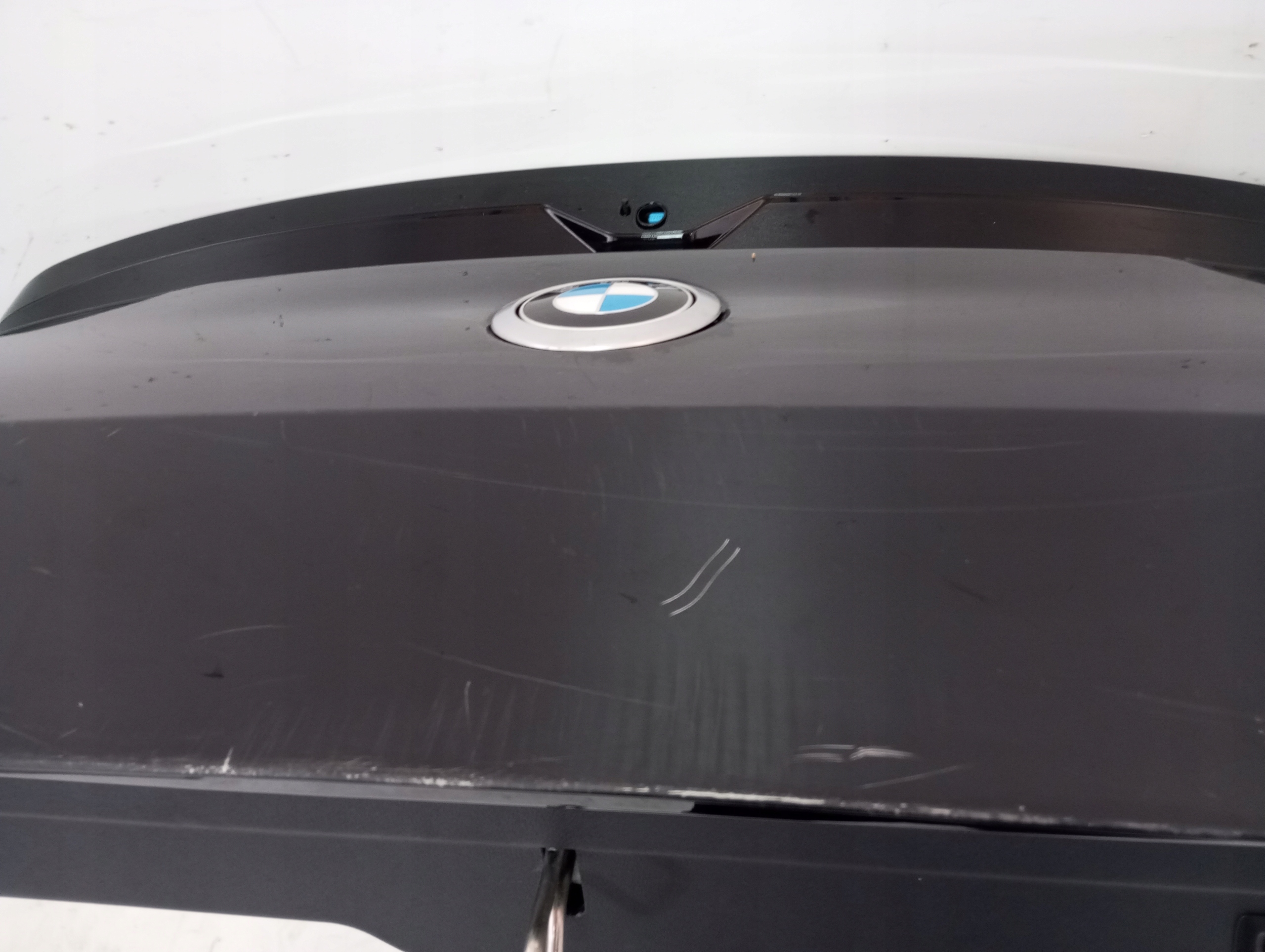 trunk door BMW X2 U10 24R below KAMERE