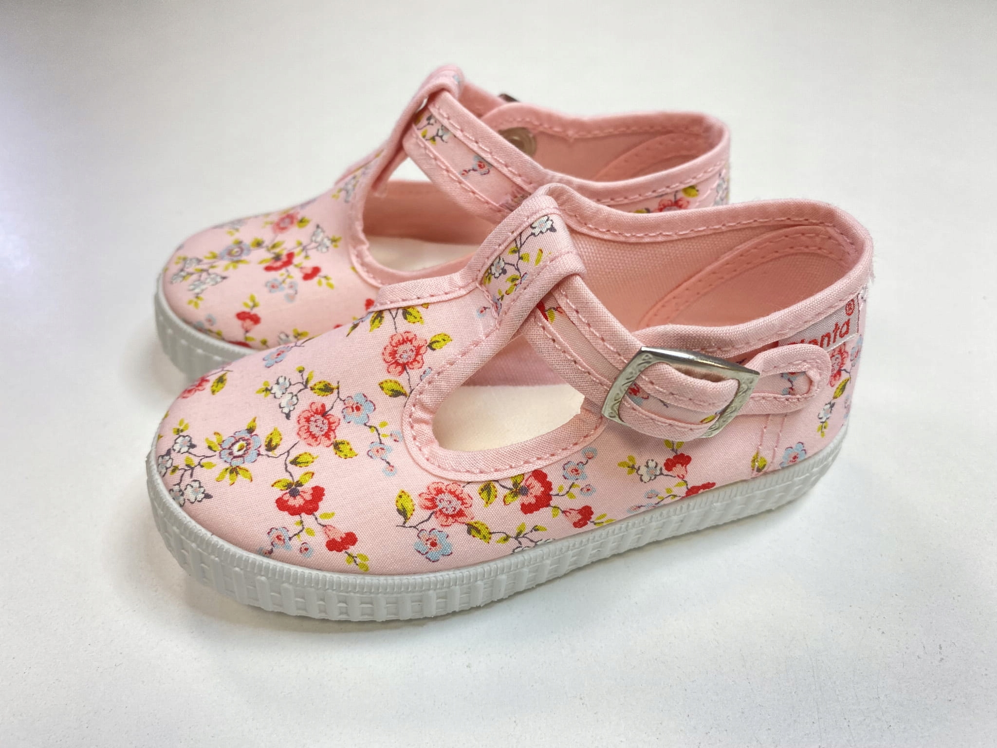 Cienta 51027-03 rosa hiszpańskie pachnące kapcie, tenisówki r 26