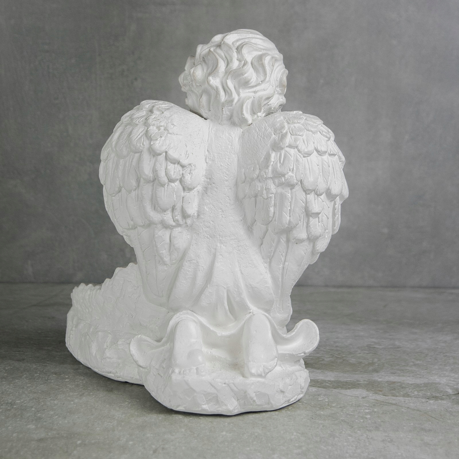 OZDOBA GIPSOWA ANIOŁ DUŻA FIGURKA NAGROBNA NA GRÓB Producent Decortrend