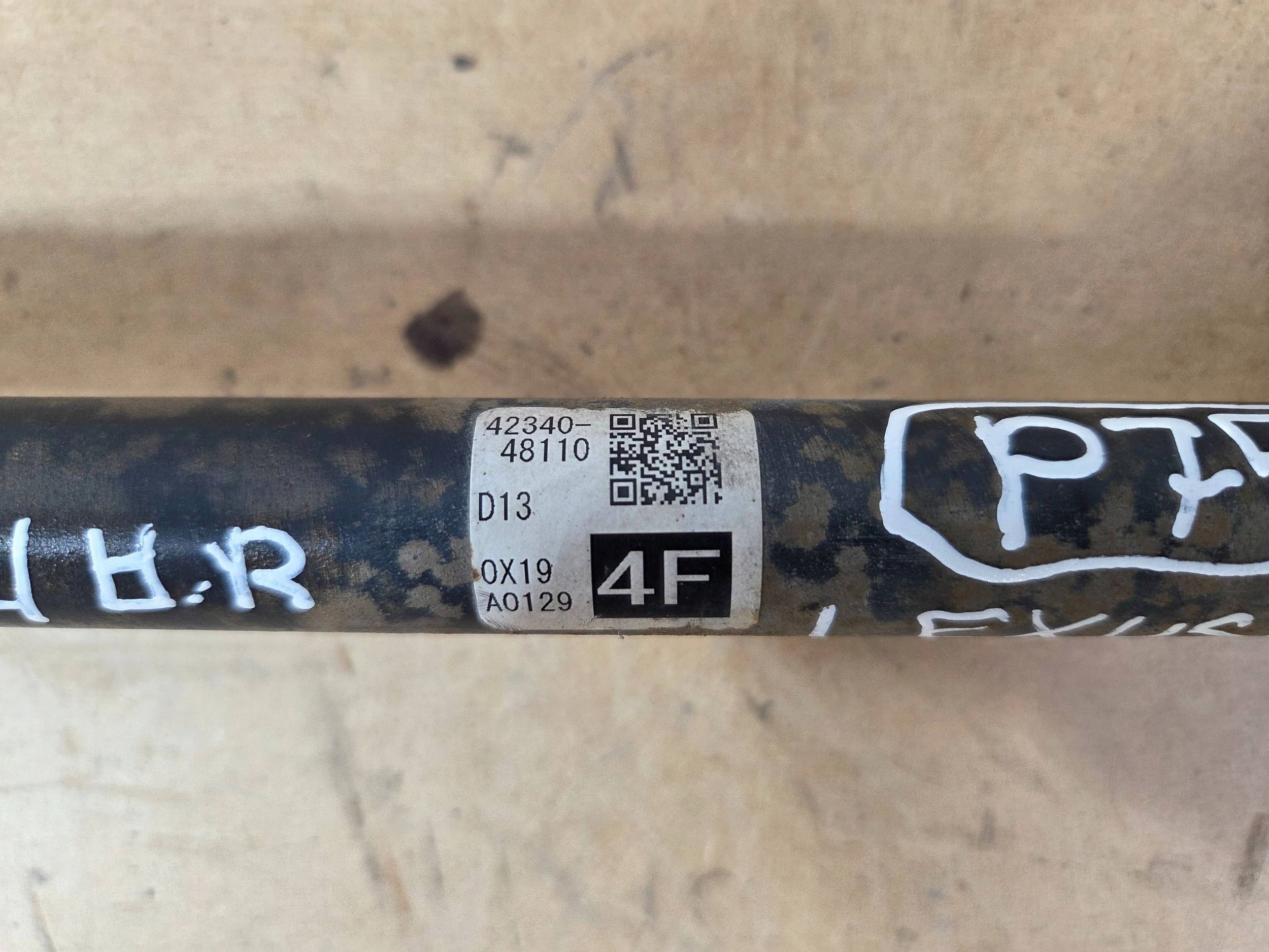 Lexus NX 300H semi-axis rear 42340-48110 right=left (P753)